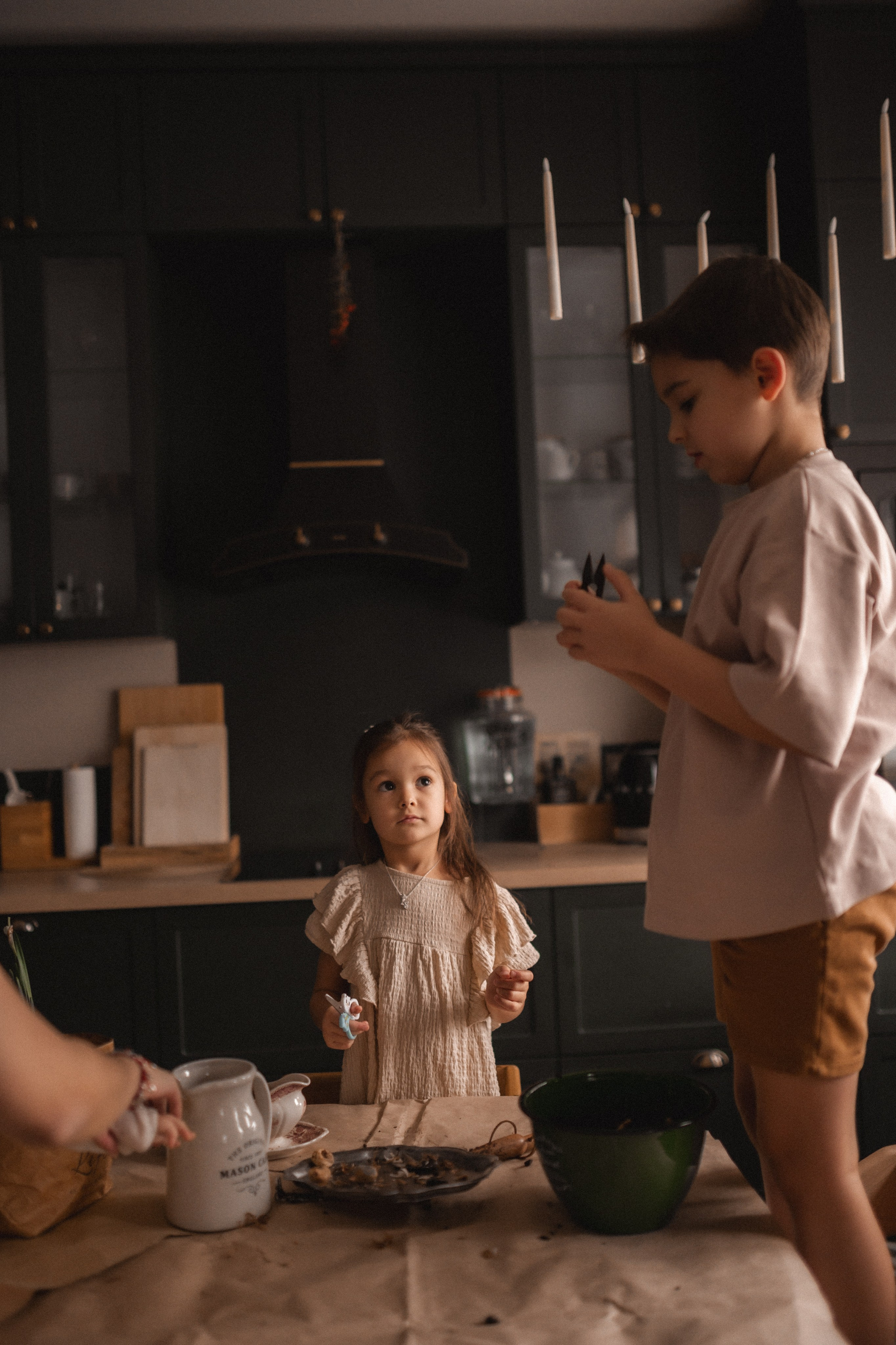 Полина, Дима, Мия и Эмма дома. Семейный и свадебный lifestyle-фотограф в Москве Мария Петрова