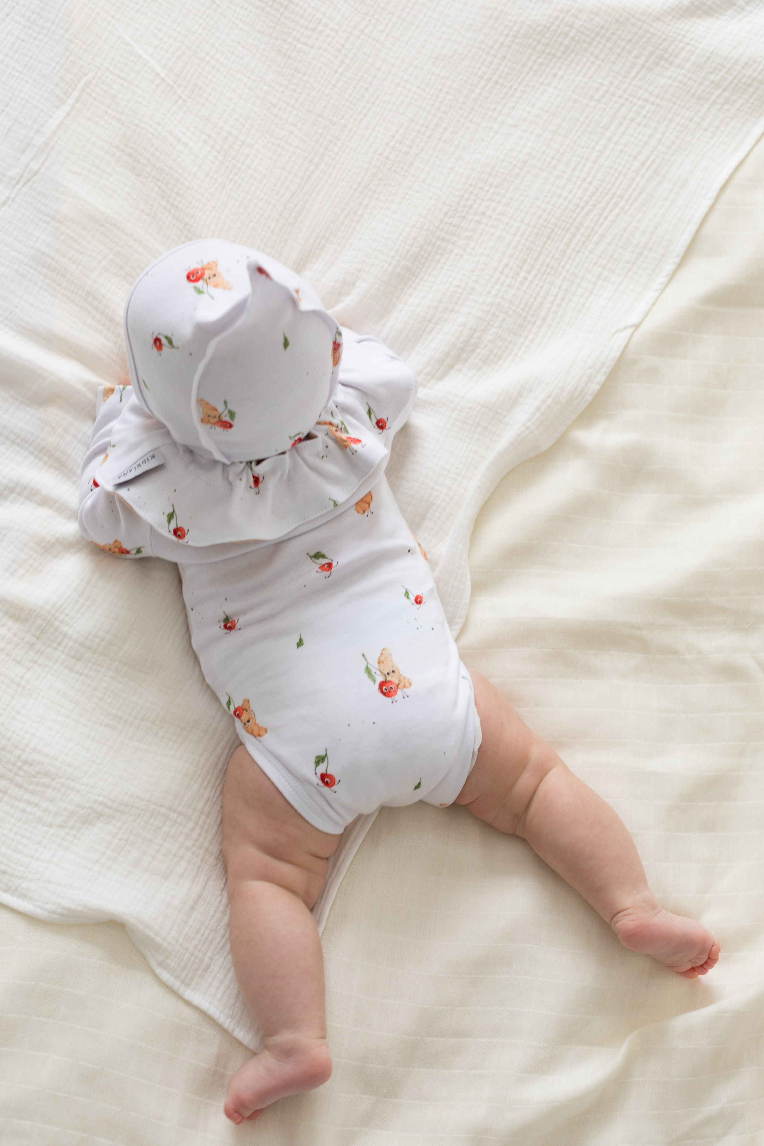 Фотосессия одежды для новорожденных детей. Детский и контент фотограф Надя Волкова Санкт-Петербург