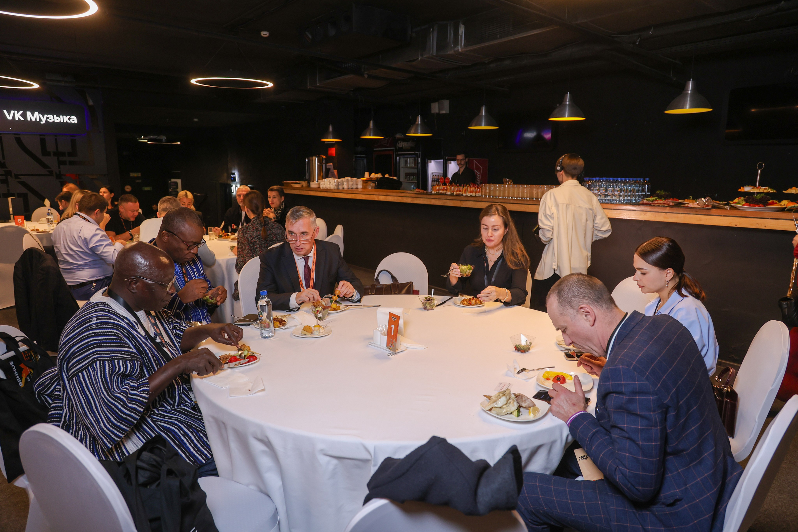 Корпоративы. Фото и видеосъёмка бизнес-мероприятий под ключ в Москве и МО — Akhmedov Team