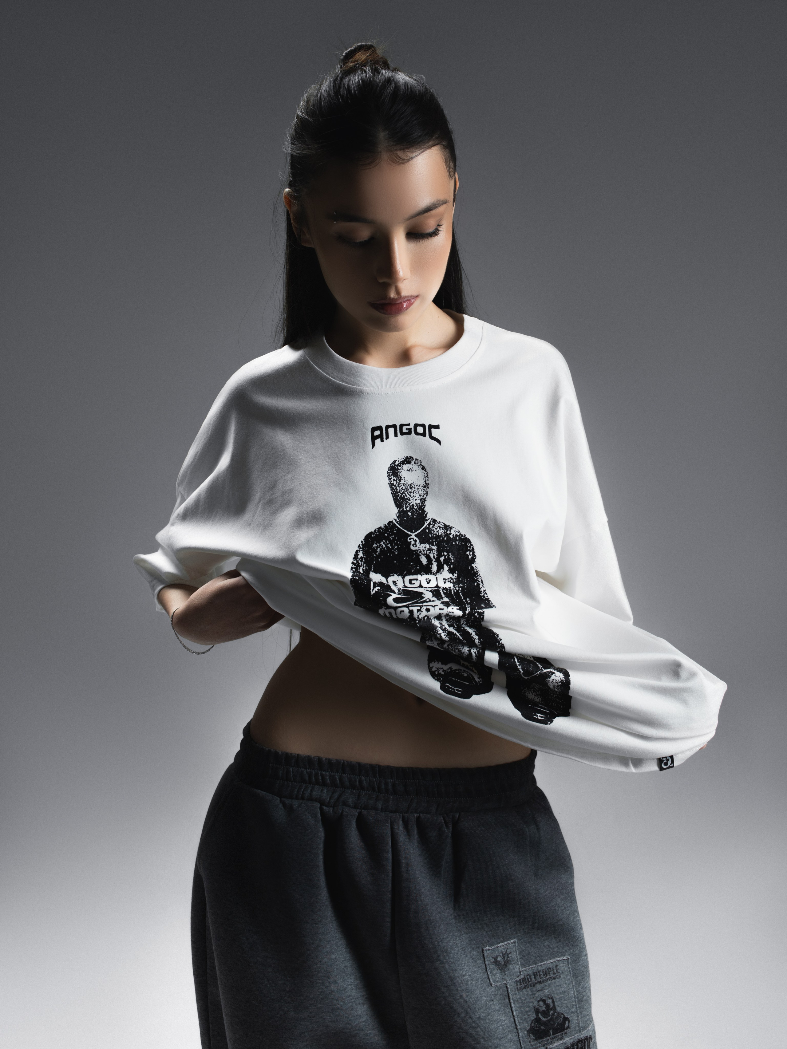 КАТАЛОГ | серый фон. RUNA production — стильные съемки для брендов