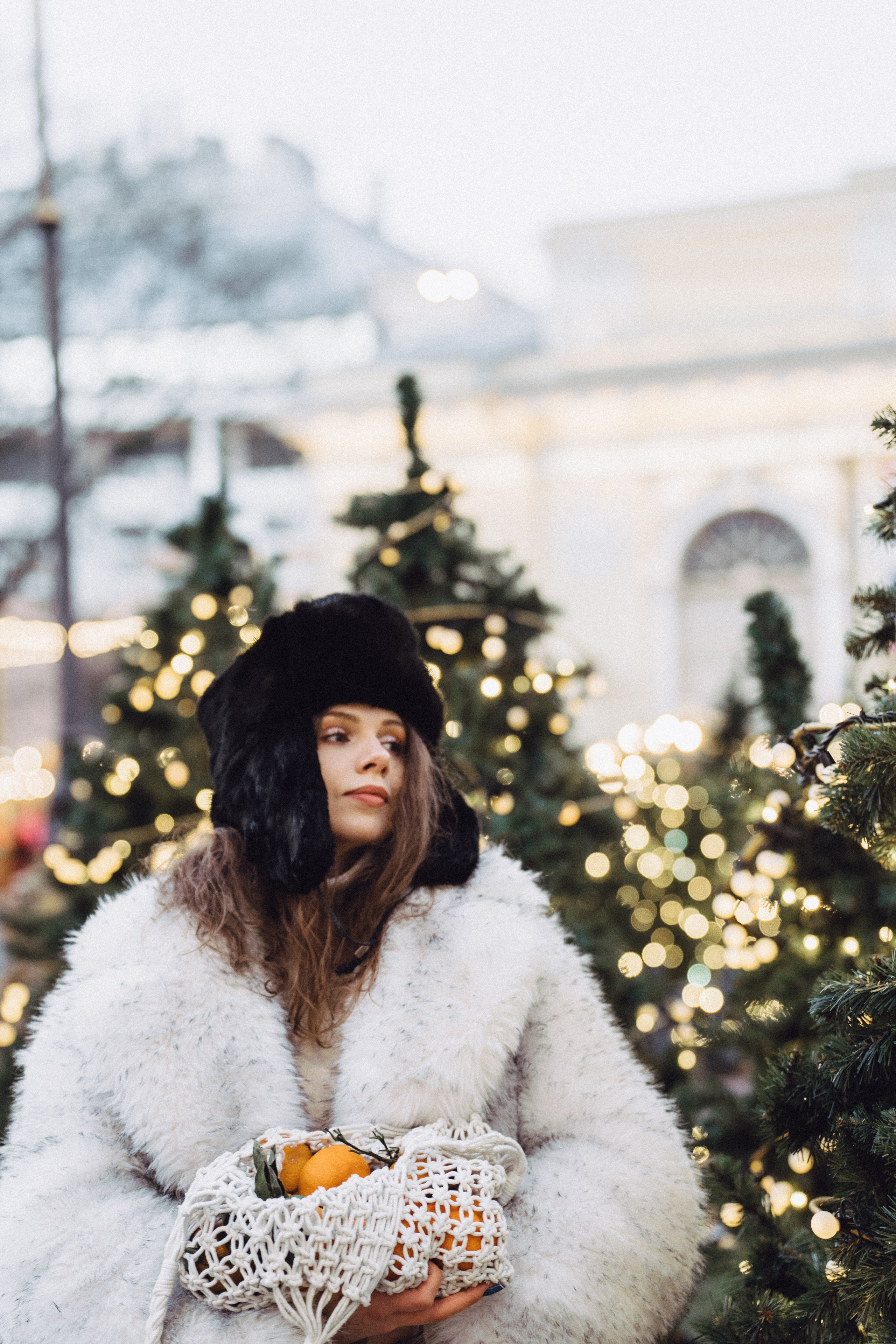 ПРОГУЛКА НА МАНЕЖНОЙ ПЛОЩАДИ ДЛЯ ДЕВУШКИ ПЕРЕД НОВЫМ ГОДОМ (НОВОГОДНЯЯ ФОТОСЕССИИЯ НА МАНЕЖНОЙ ПЛОЩАДИ). Профессиональный фотограф, Санкт-Петербург — Виктория Богомолова