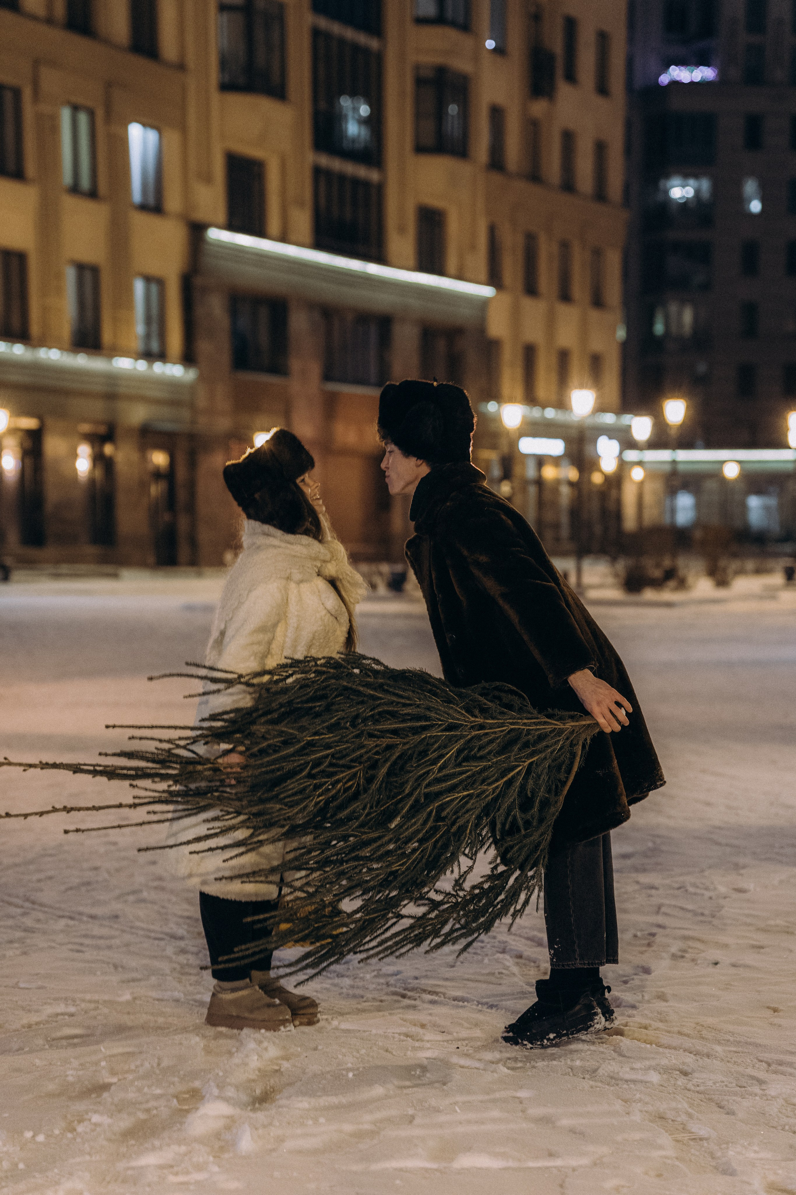 НОВОГОДНЯЯ ПРОГУЛКА ПАРЫ ПО ЧЕРНЫШЕВСКОЙ ПЕРЕД НОВЫМ ГОДОМ. Профессиональный фотограф, Санкт-Петербург — Виктория Богомолова