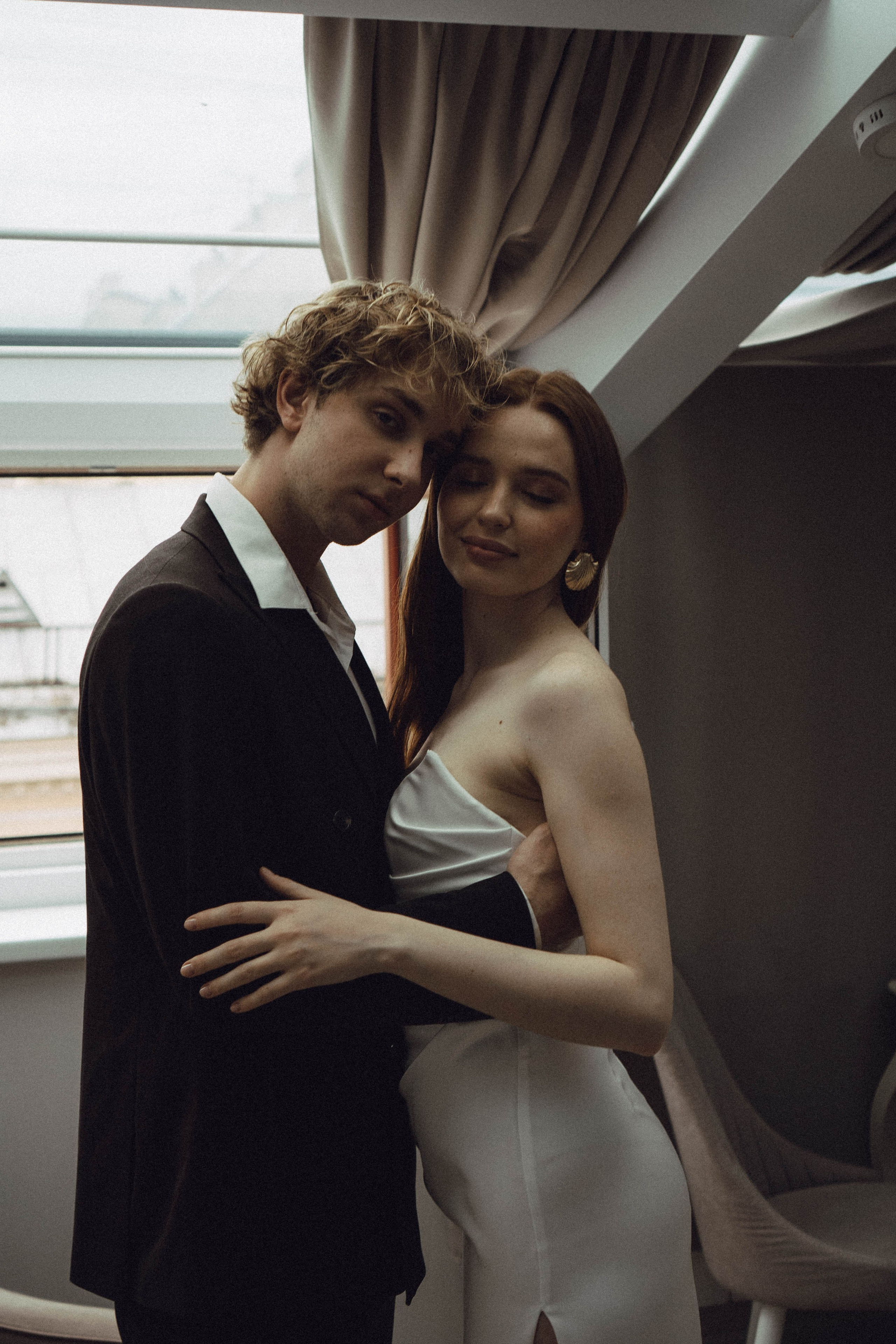 СВАДЕБНАЯ СЬЕМКА В ОТЕЛЕ. СБОРЫ ЖЕНИХА И НЕВЕСТЫ И ТАКЖЕ ТОР И ПОДГОТОВКА К ПРОГУЛКЕ. Профессиональный фотограф, Санкт-Петербург — Виктория Богомолова