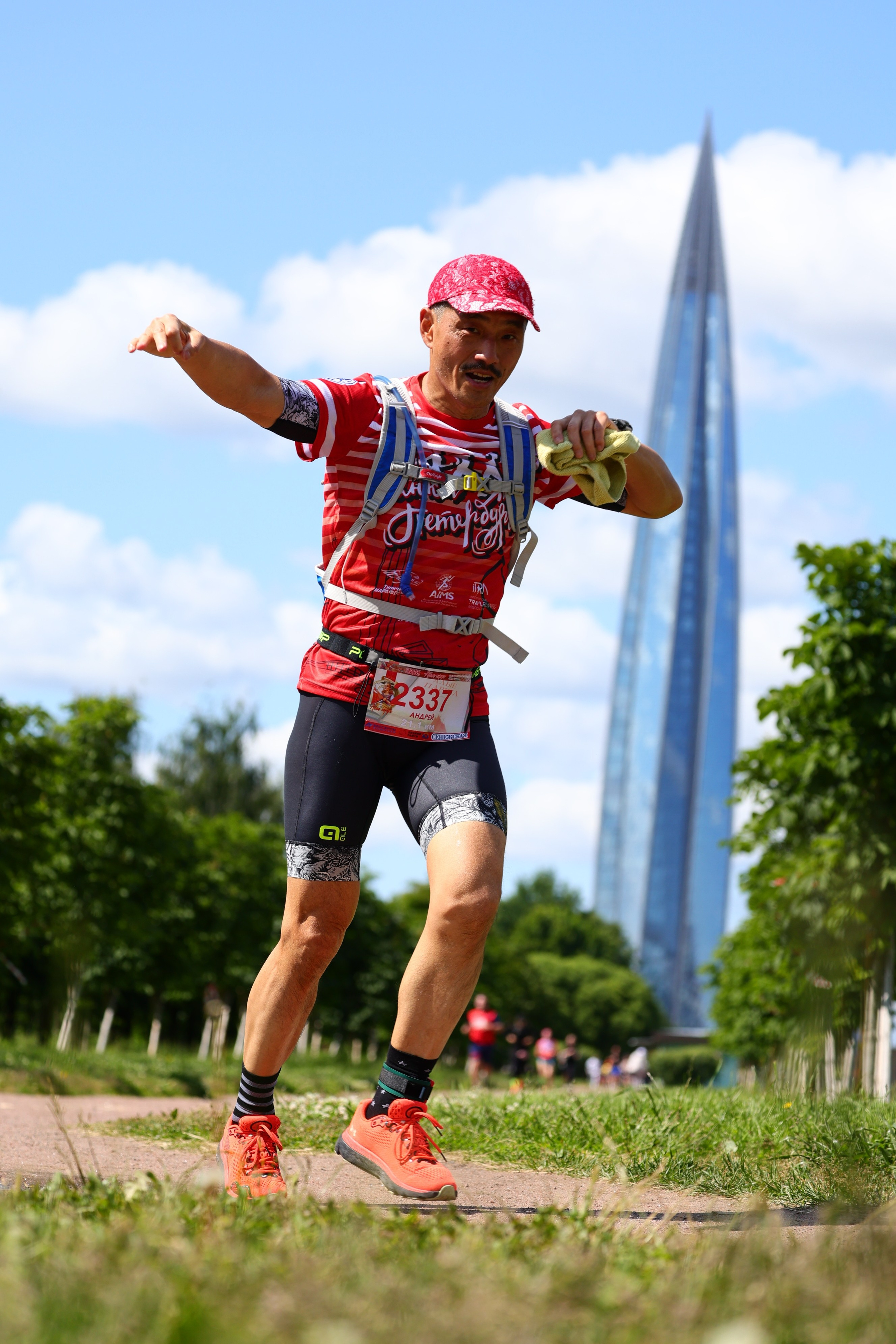 Алые паруса Грифон ран 2025. Спортивный фотограф в Санкт-Петербурге Илья Vacool