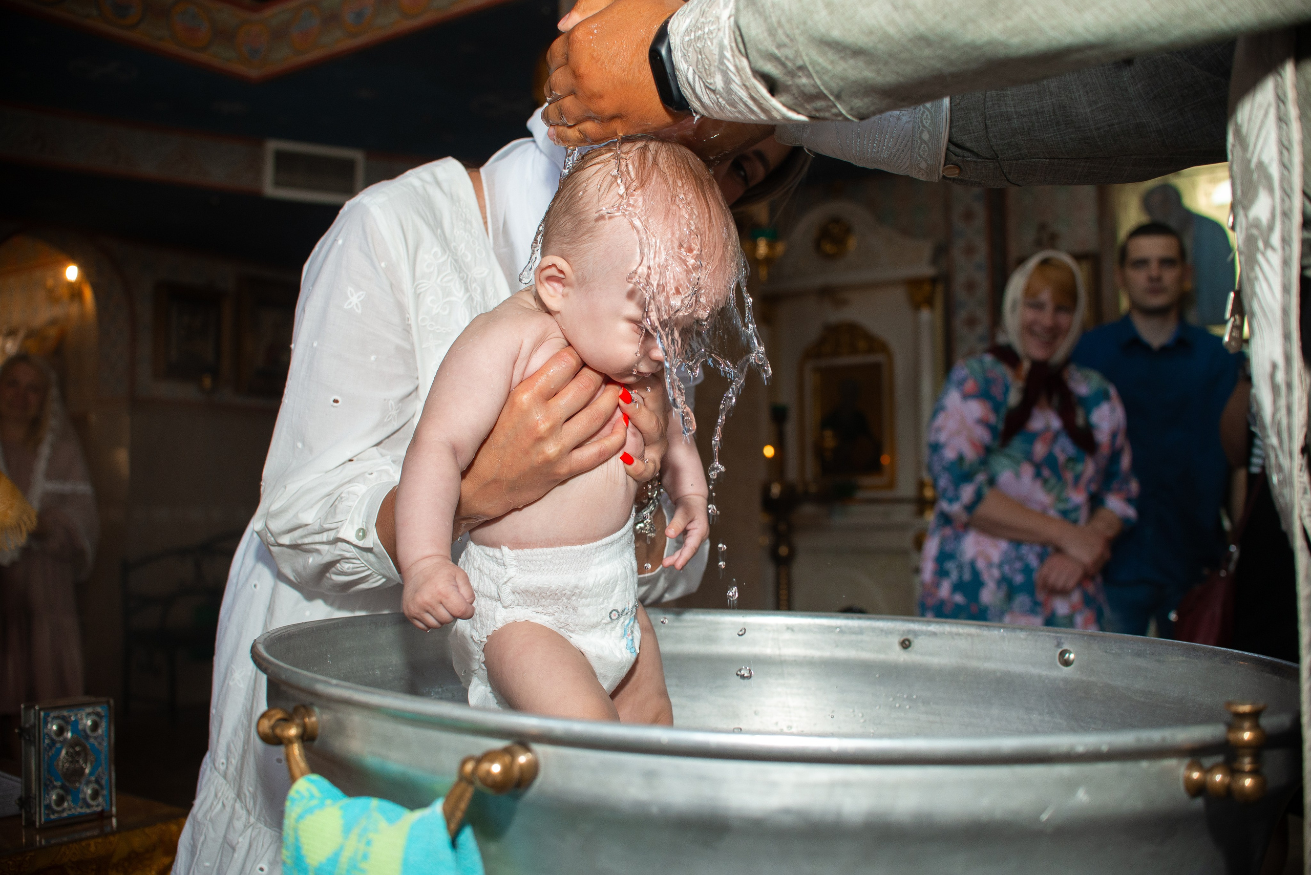 Крещение Есении в хр.Андрея Первозванного. Семейный фотограф на выписку из роддома и крещение Минск Настя Гришук