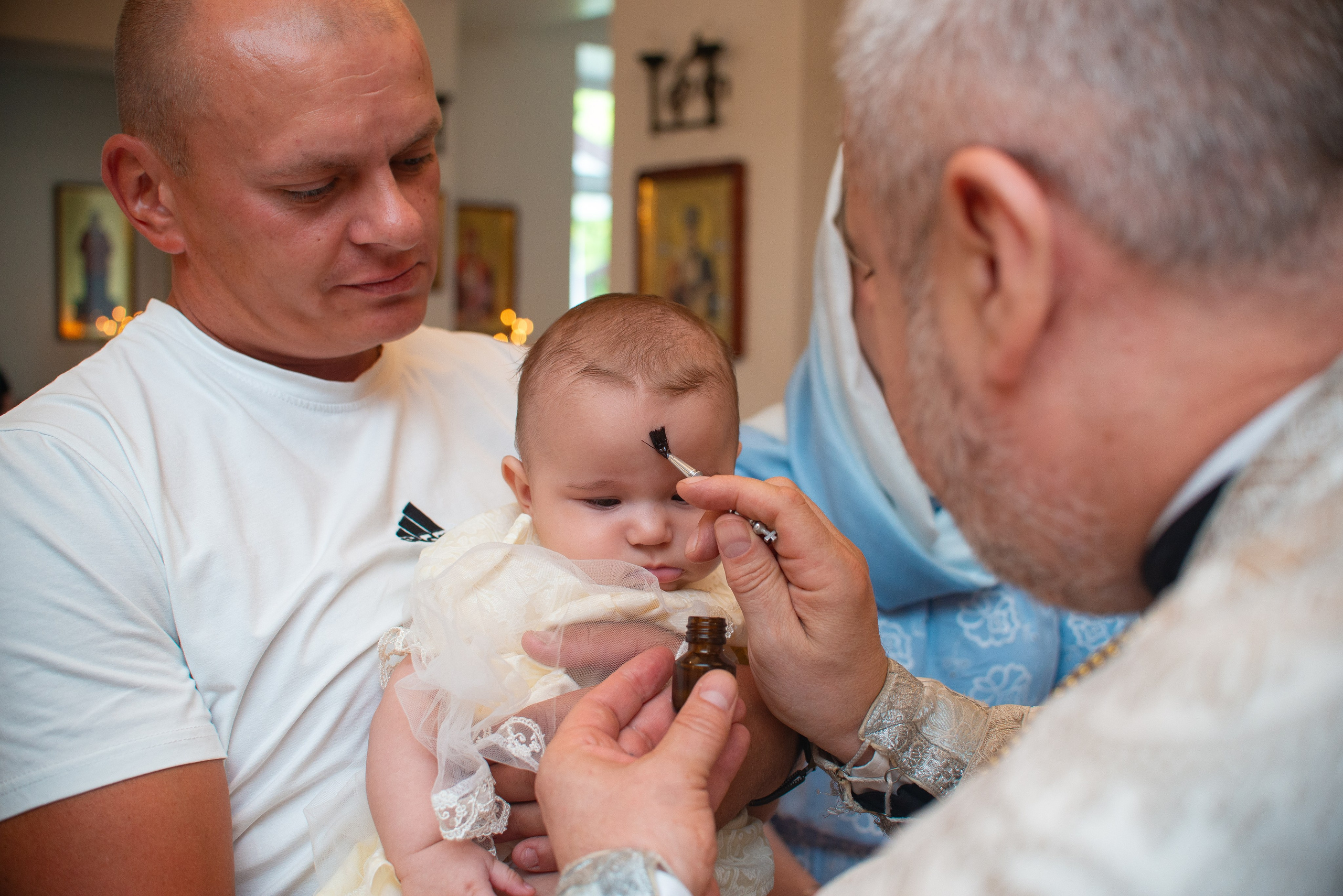 Крещение Машеньки в хр.Преображения Господня. Семейный фотограф на выписку из роддома и крещение Минск Настя Гришук