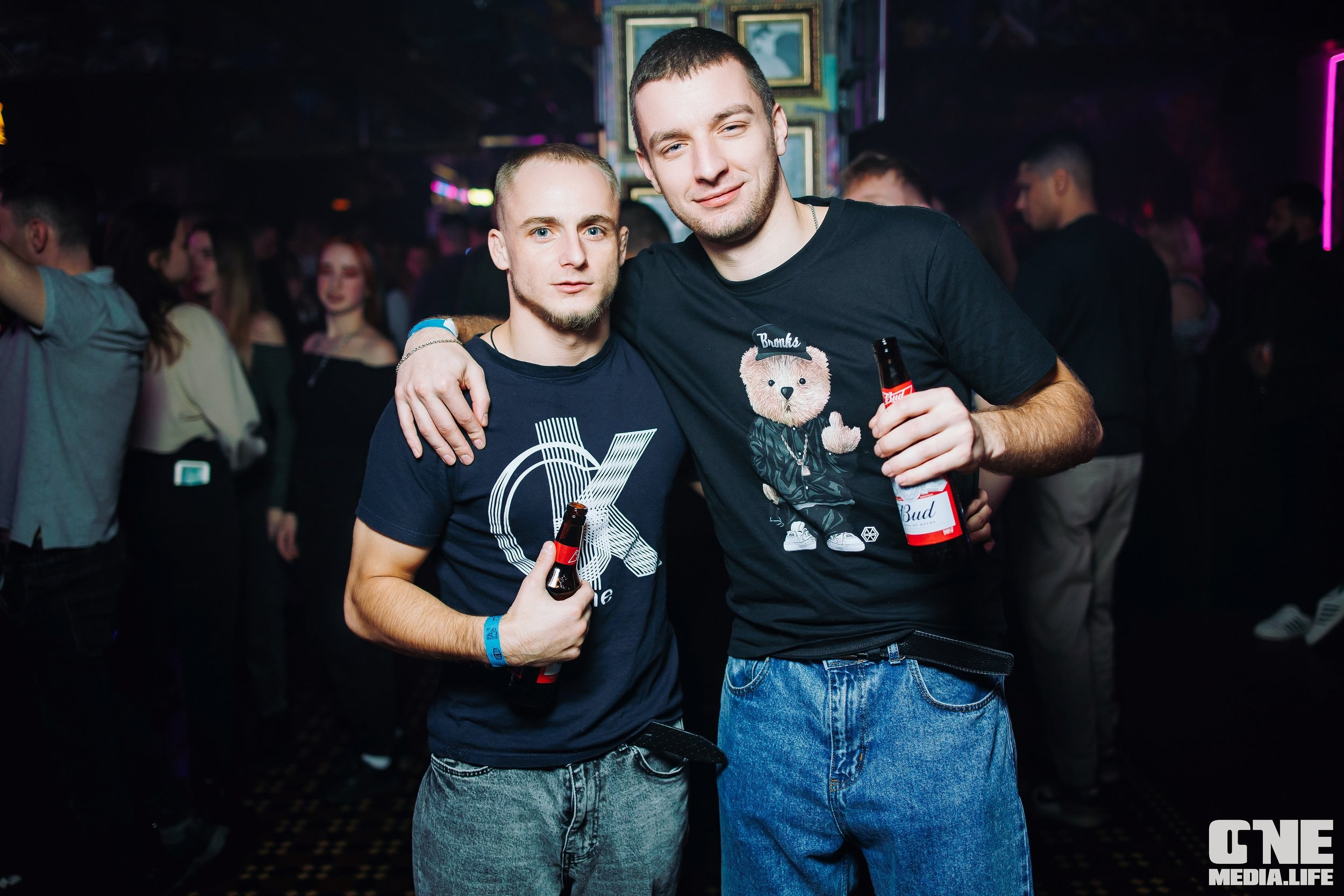 Фоторепортаж из бара XxxX. One Media Life: фоторепортажи, фотоотчеты с мероприятий и заведений