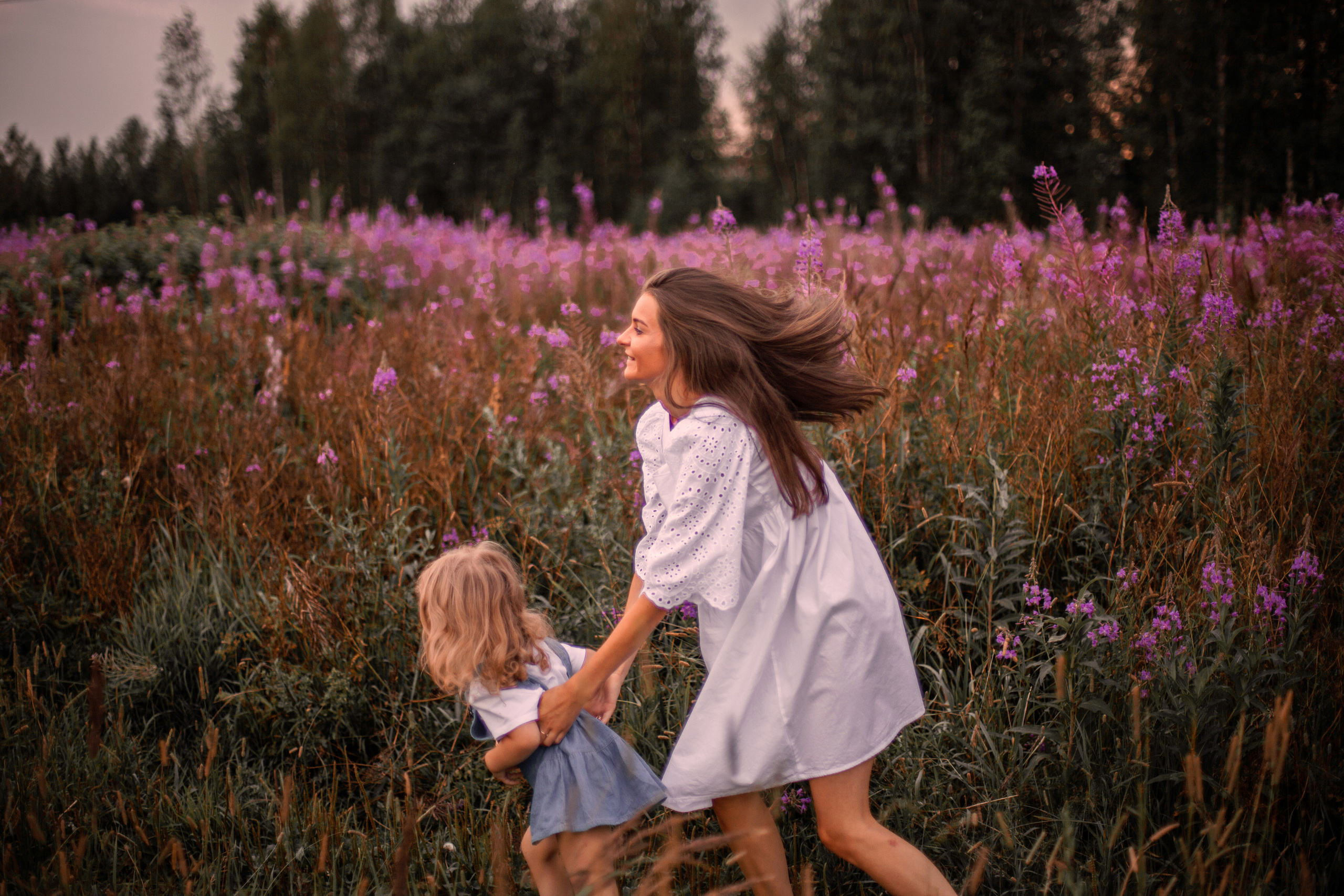 Фотосессия в цветущем поле. Фотограф Наталья Яковлева, Санкт-Петербург. Семьи, ньюборн, крещения
