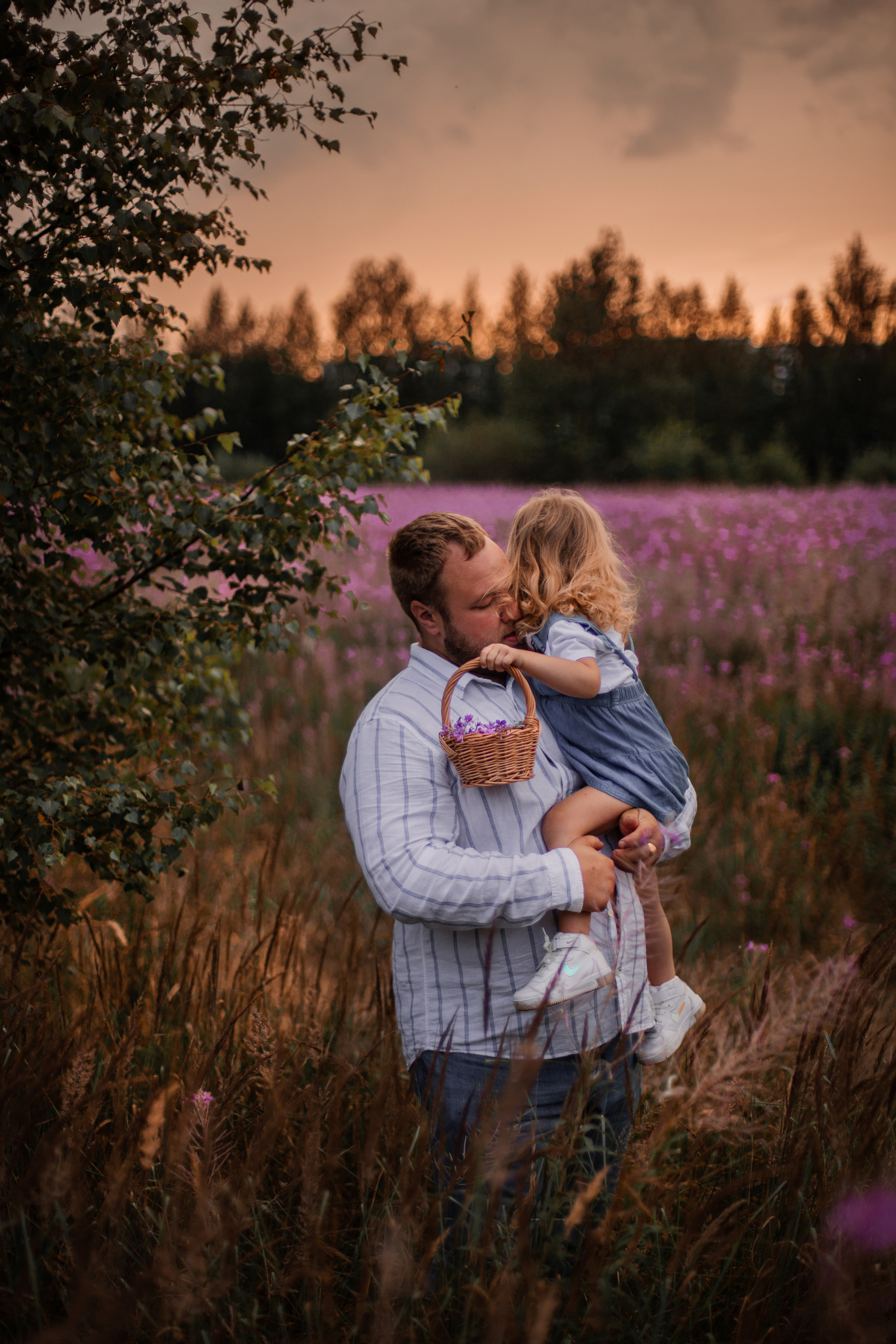 Фотосессия в цветущем поле. Фотограф Наталья Яковлева, Санкт-Петербург. Семьи, ньюборн, крещения