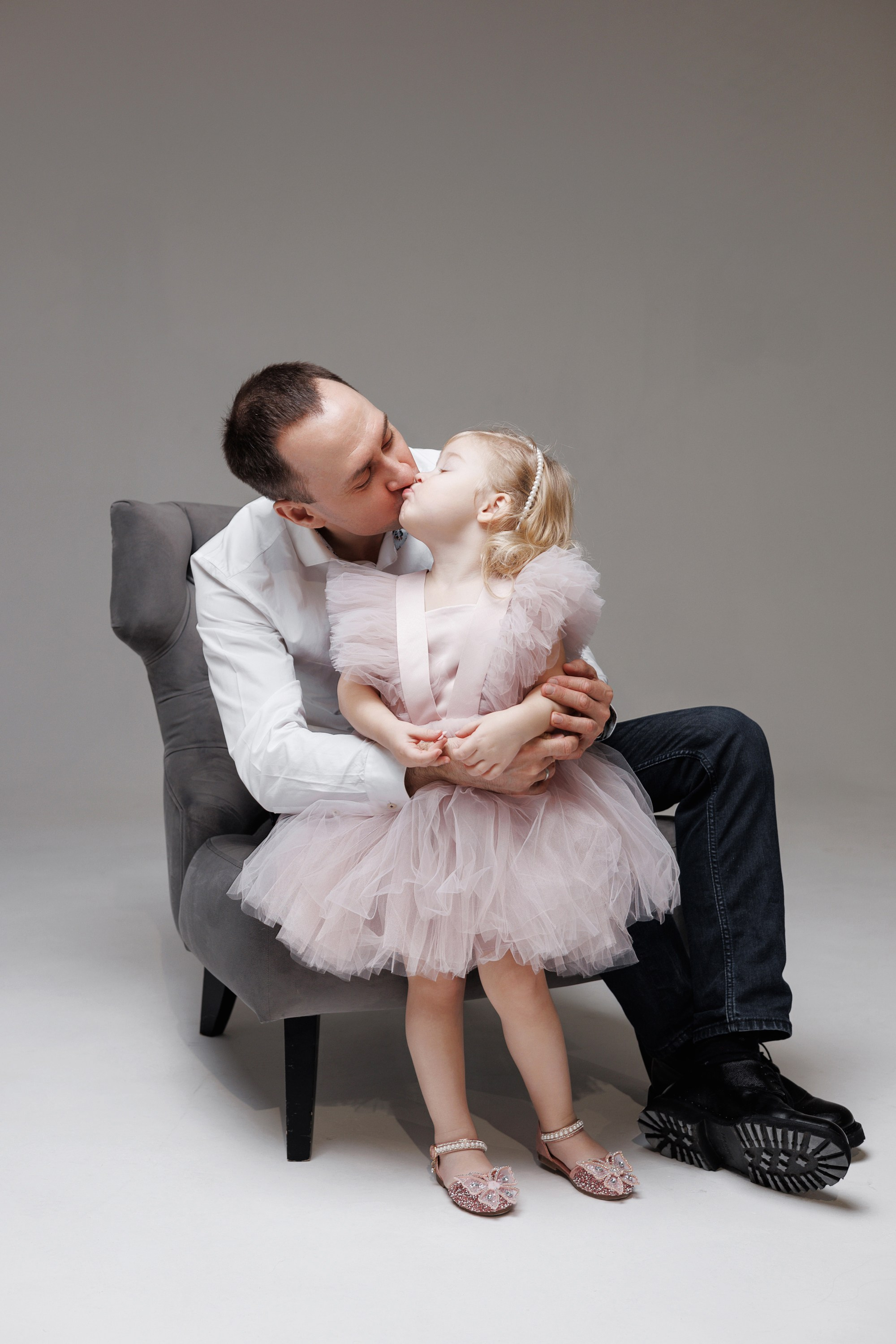 Съемка Дня Рождения Алисы в фотостудии CROSS-STUDIO зал IDEAL. Свадебный и семейный фотограф в Москве и МО Елена Агапова