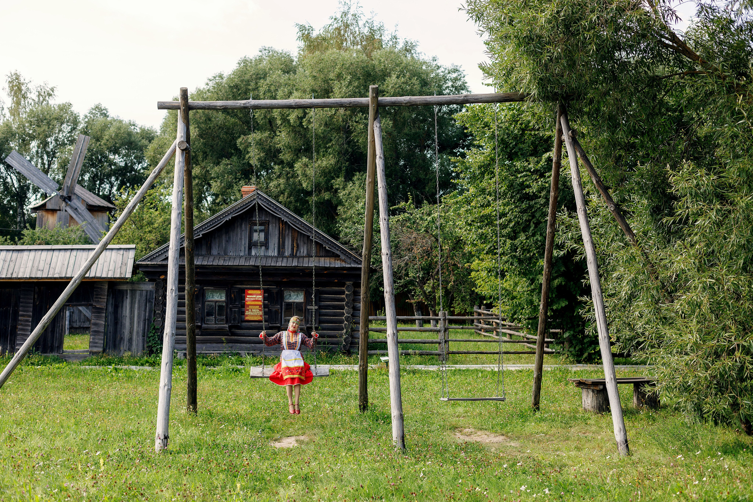 Фотосессия с Екатериной Анисимовой в Ибресинском этнографическом музее. Портретный и репортажный фотограф в Чебоксарах Андриян Чаркин