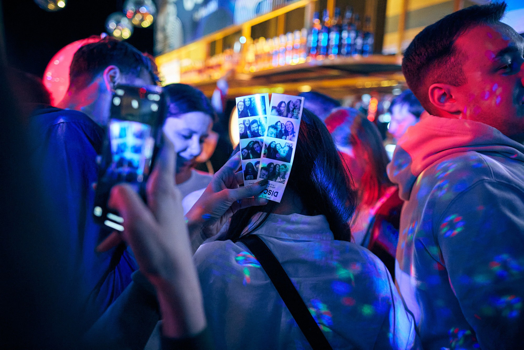 Фотограф на концерте группы «Мальчишник» — репортажная съёмка в баре. Репортажный фотограф в Москве — Дмитрий Тарасов | Съёмка мероприятий, концертов, корпоративов