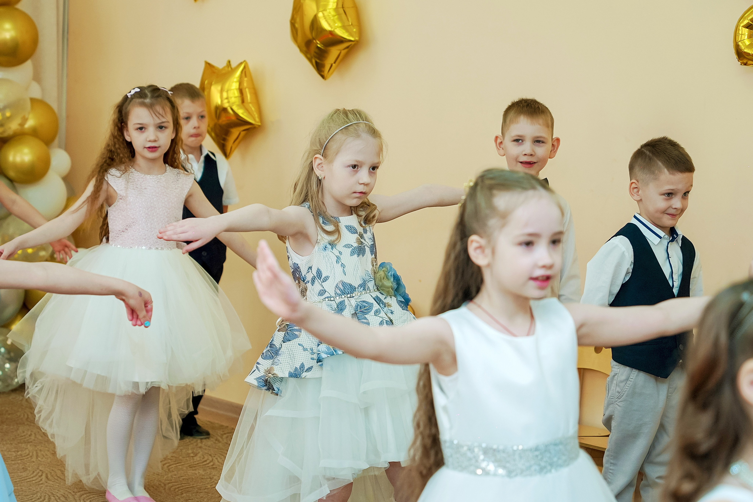 Фотосъемка видеосъёмка фотограф видеооператор новогодних утренников  в. Фотограф, видеооператор Нина Коршунова