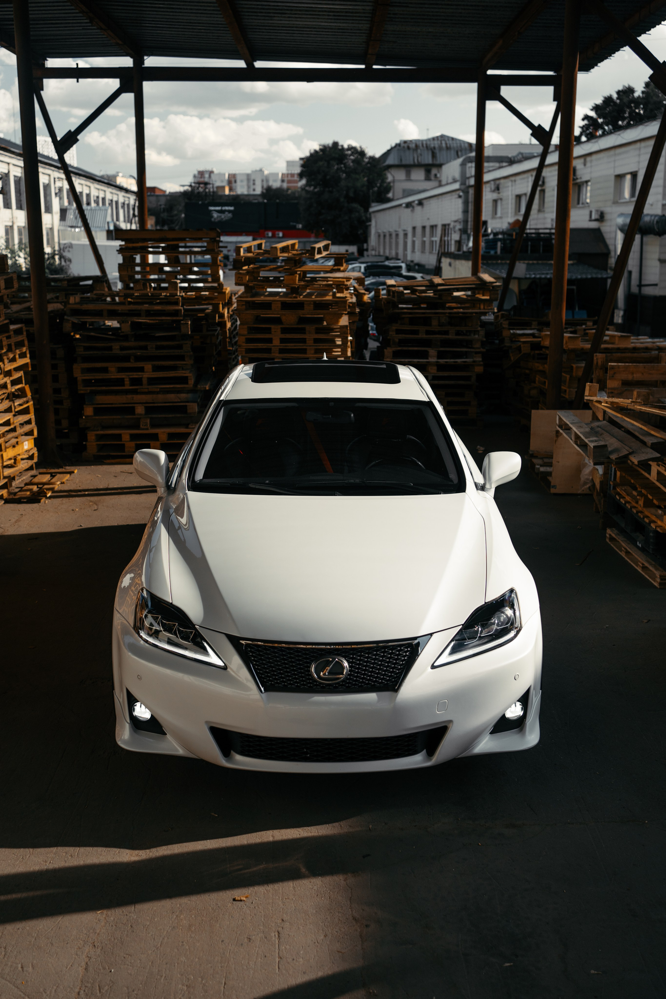 Lexus is250 sd_mov. DeLorein