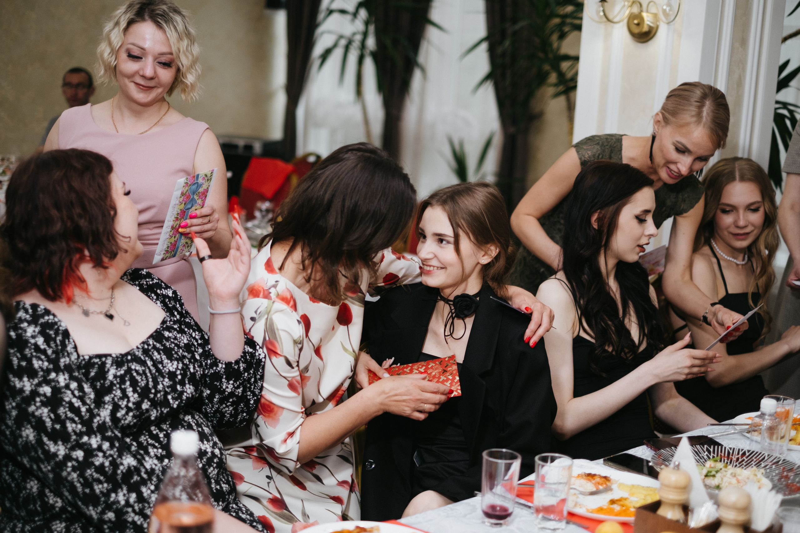 Выпускной 11 класс школы № 30. Свадебный и репортажной фотограф Денис Ожигин в Краснодаре и Краснодарском крае