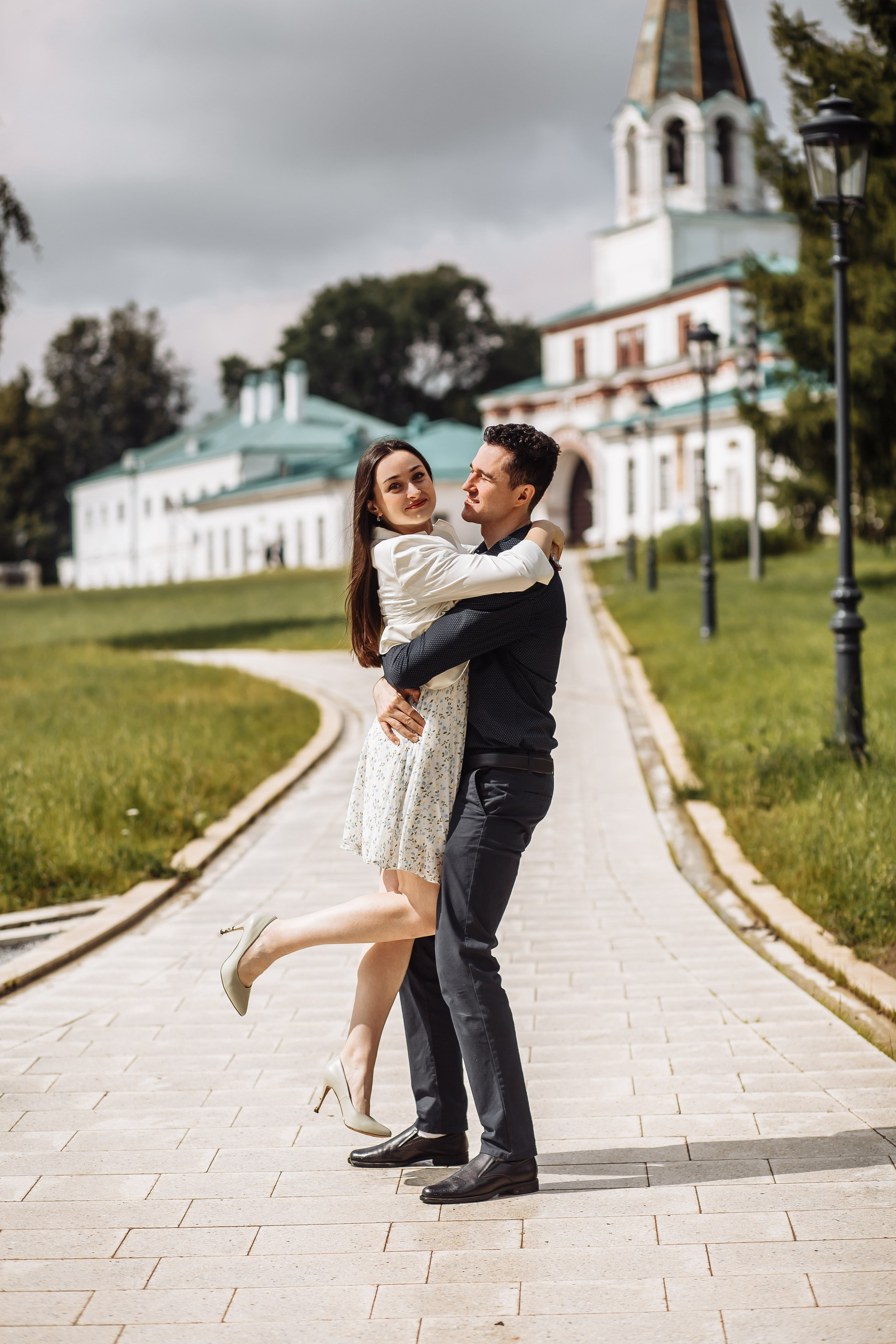Куда сходить в Москве с фотографом: Коломенское — парк, где красиво гулять вдвоём или с друзьями и получить фотографии через 1-5 дней