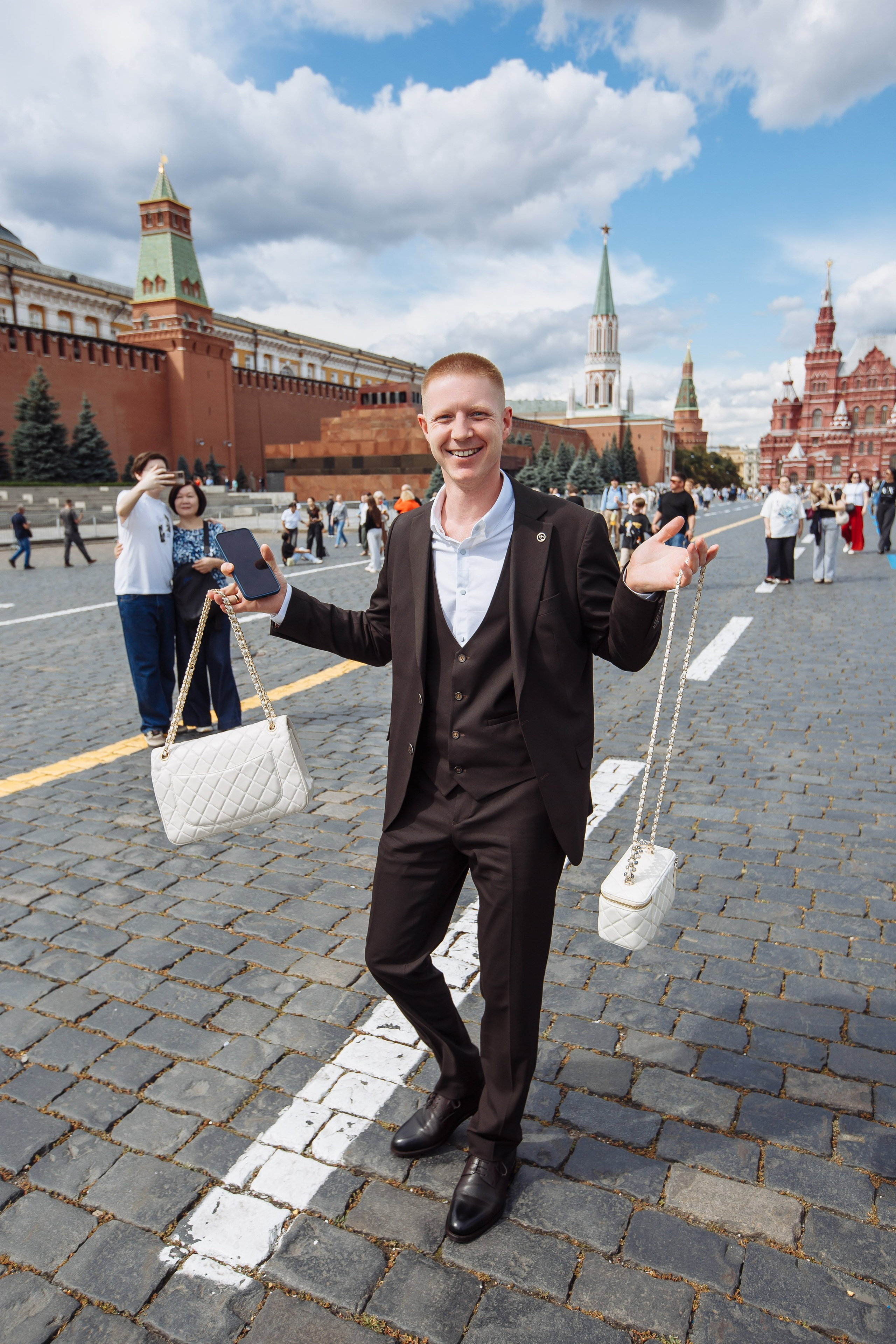 Фотосессия в Москве на Красной площаде, два часа съёмки и у вас полный фото отчёт из столицы, готовность 1-5 дней по супер цене