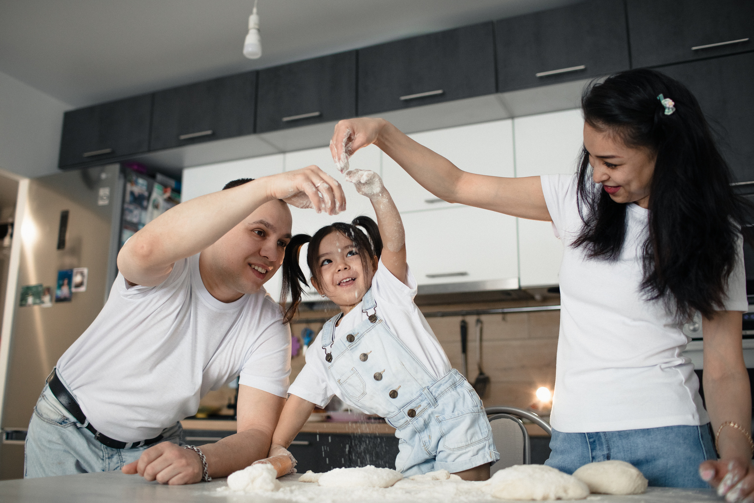 Крис, Саша и Маша. Ваша история в фотографиях