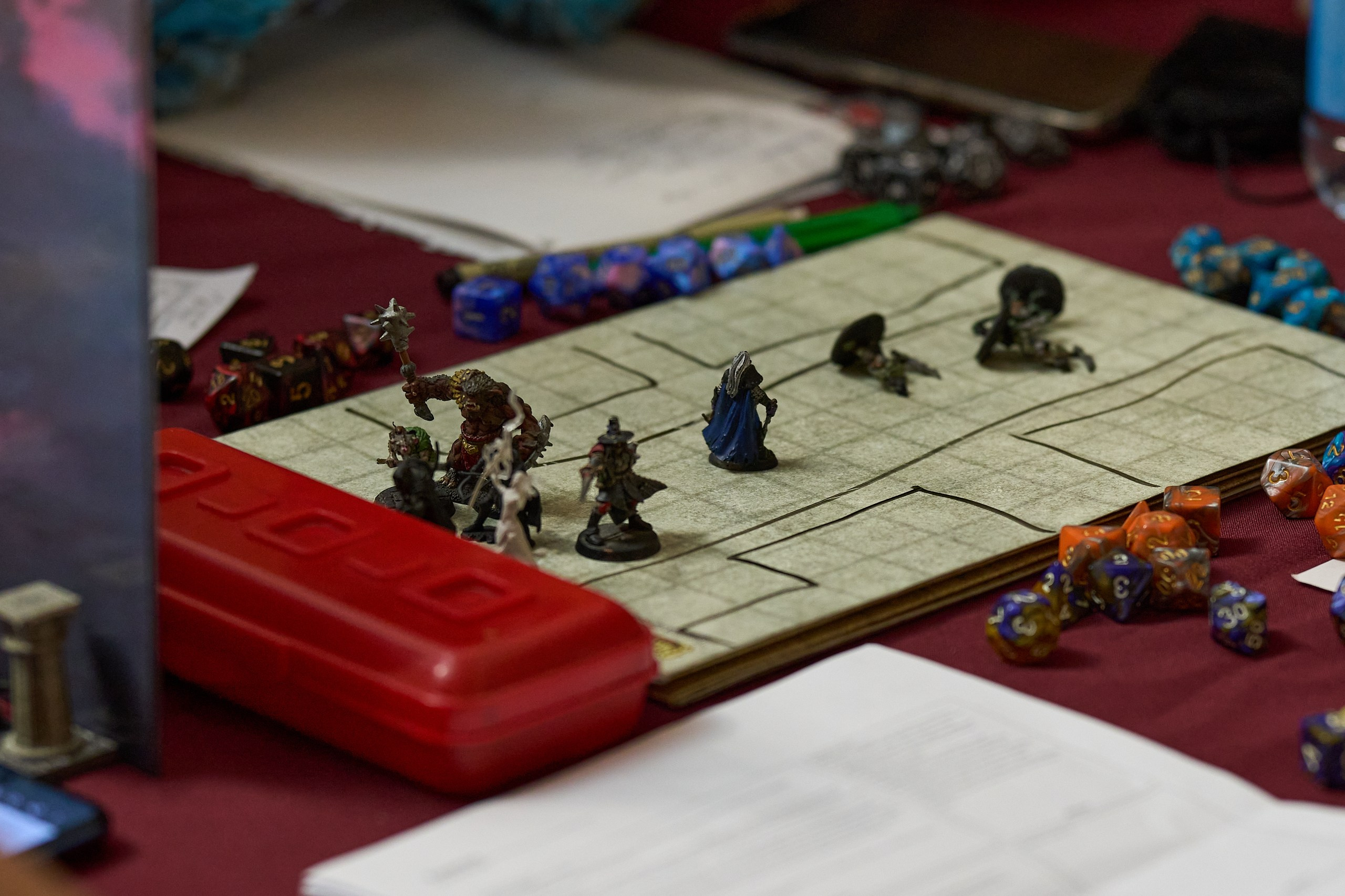 Мантикон V (2025). Фотографирует красивое Денис Горностаев