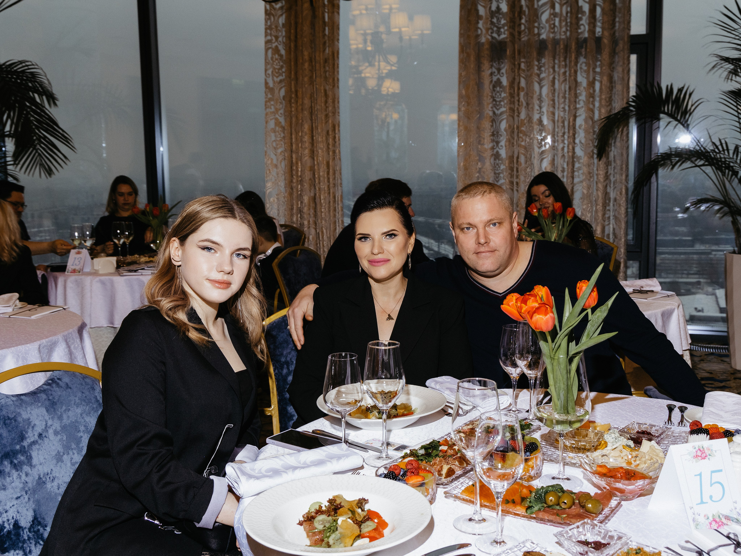 Ресторан Облака|8 марта. Свадебный фотограф Челябинск Зиненко Виктория