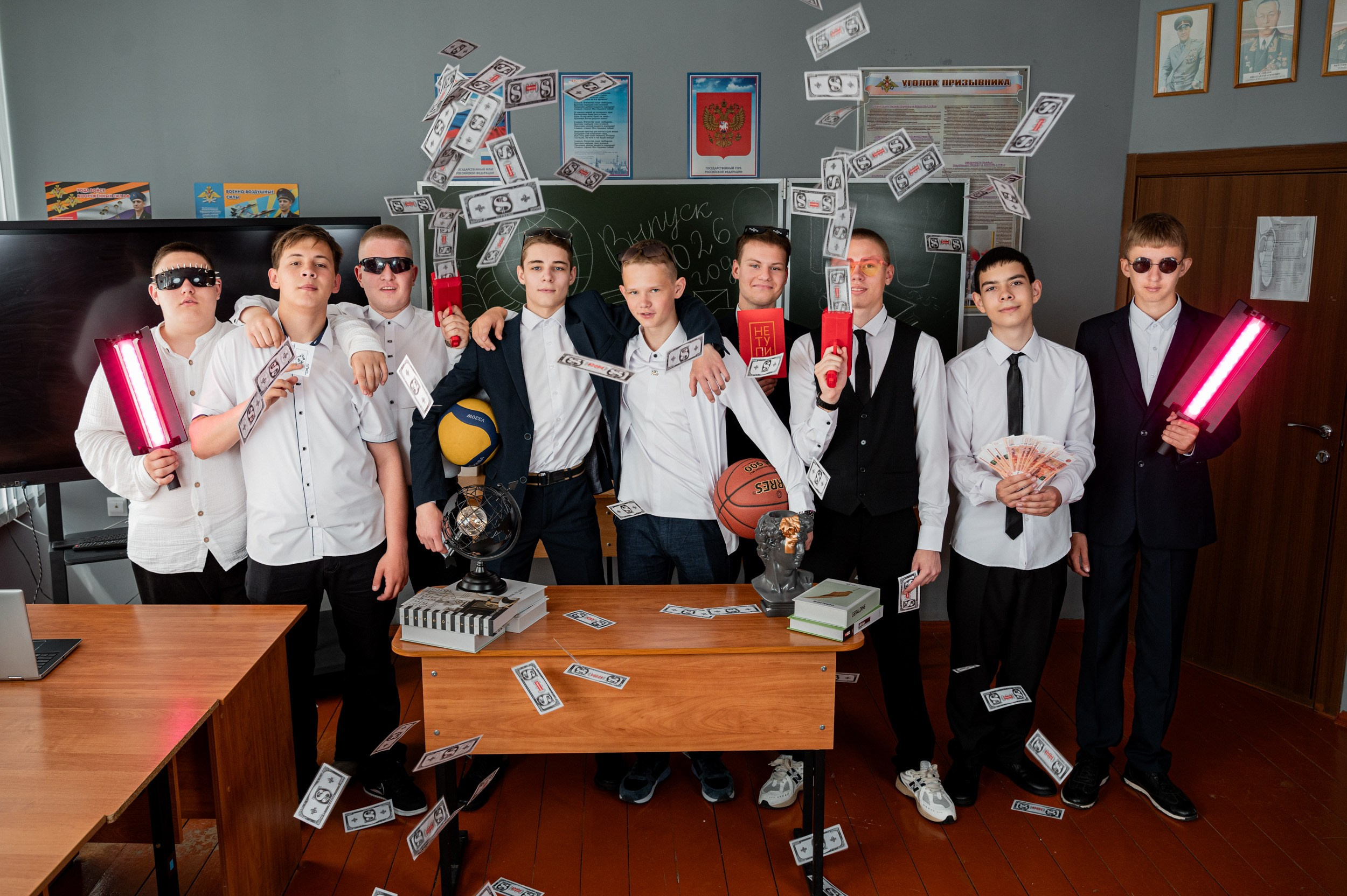 В школе. Выпускные альбомы и Школьный фотограф в Алексеевке, Бирюче, Красном