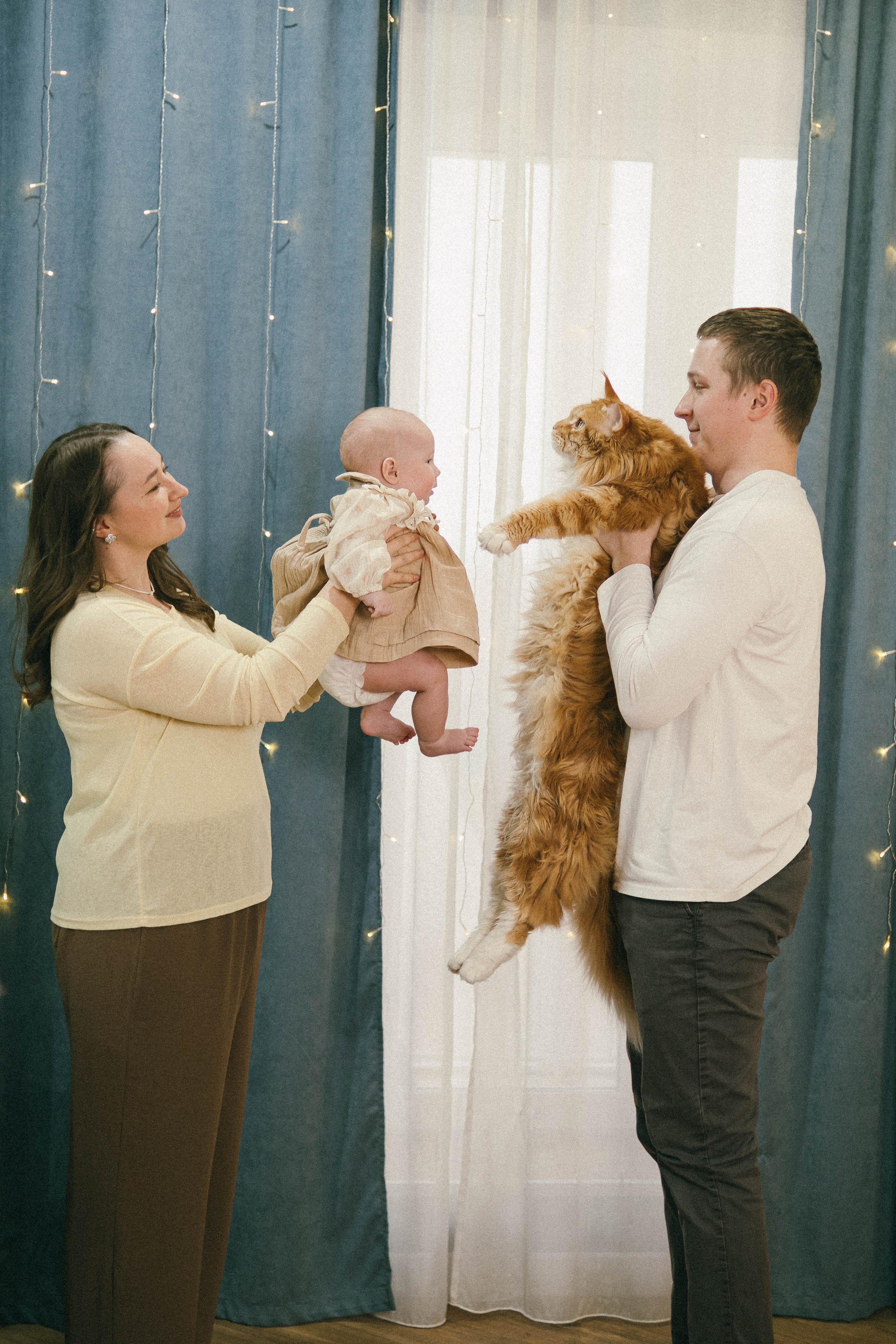 Лера, Артур и Машенька (Новый год 26). Анна Демидова — фотография для жизни и бизнеса в Абакане