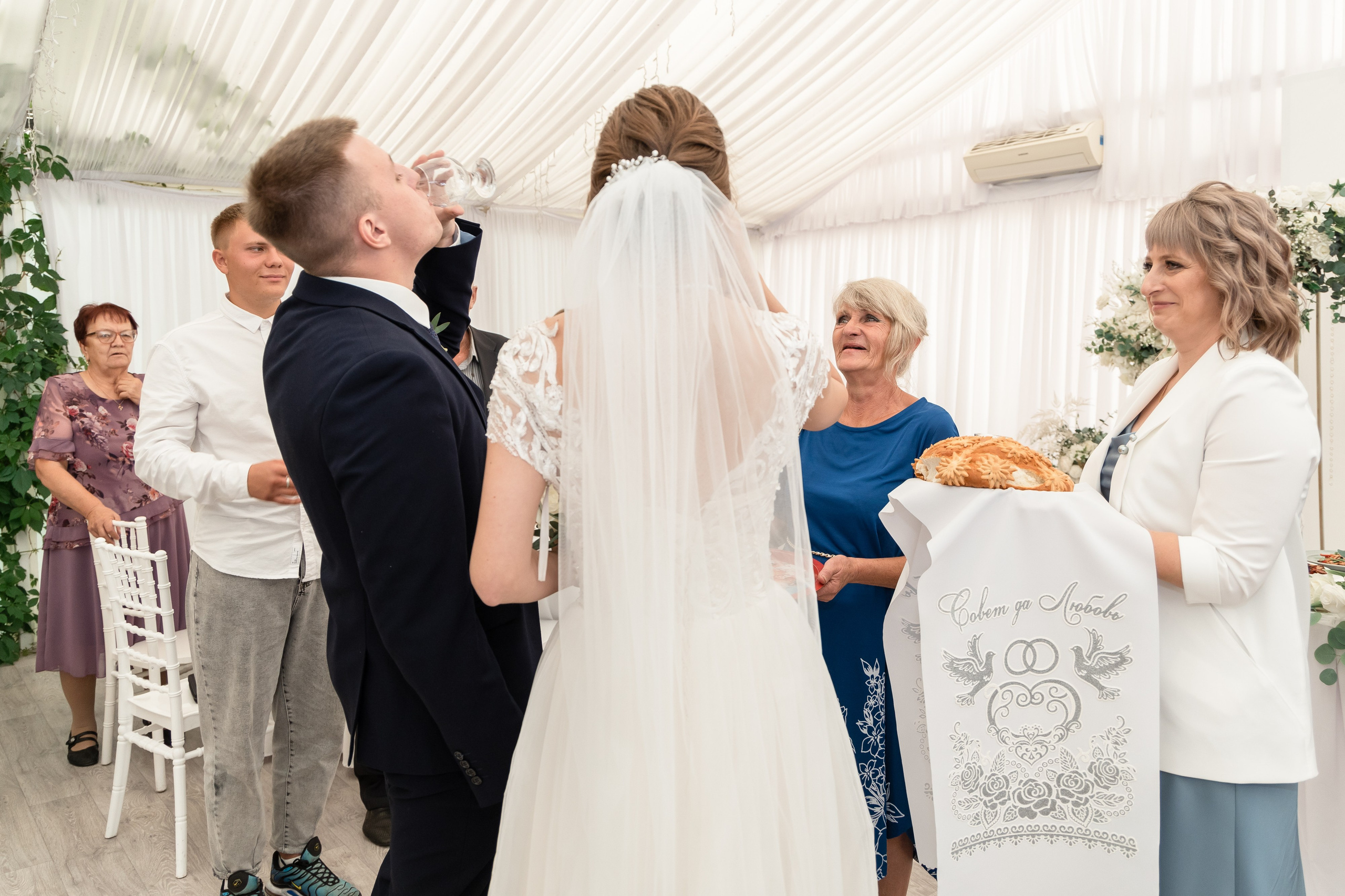 Ксения и Антон (полный день). Фотограф в Барнауле Юлия Садвокасова