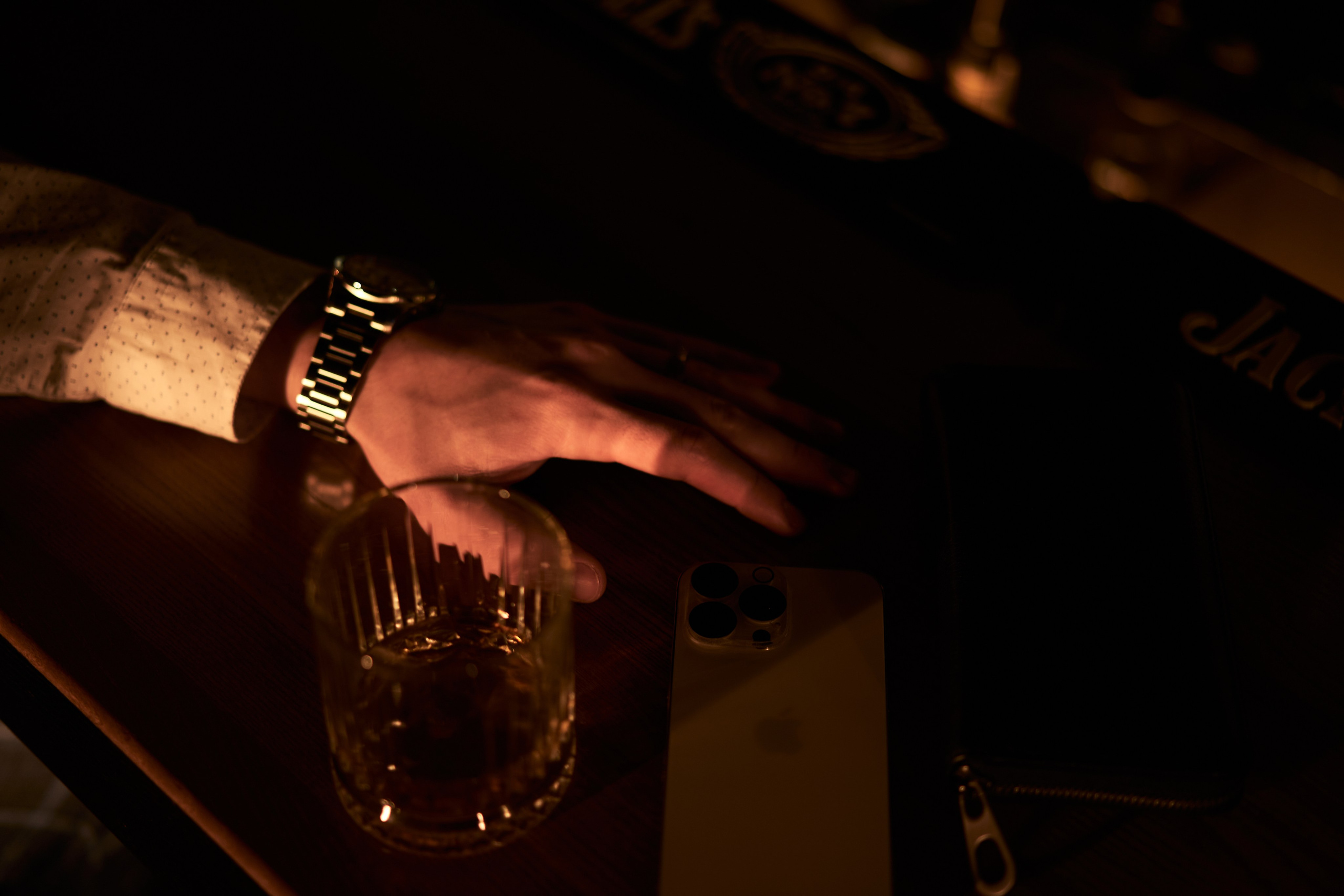 Мужская фотосессия ресторан. Фотограф Екатеринбург Кокшарова Александра