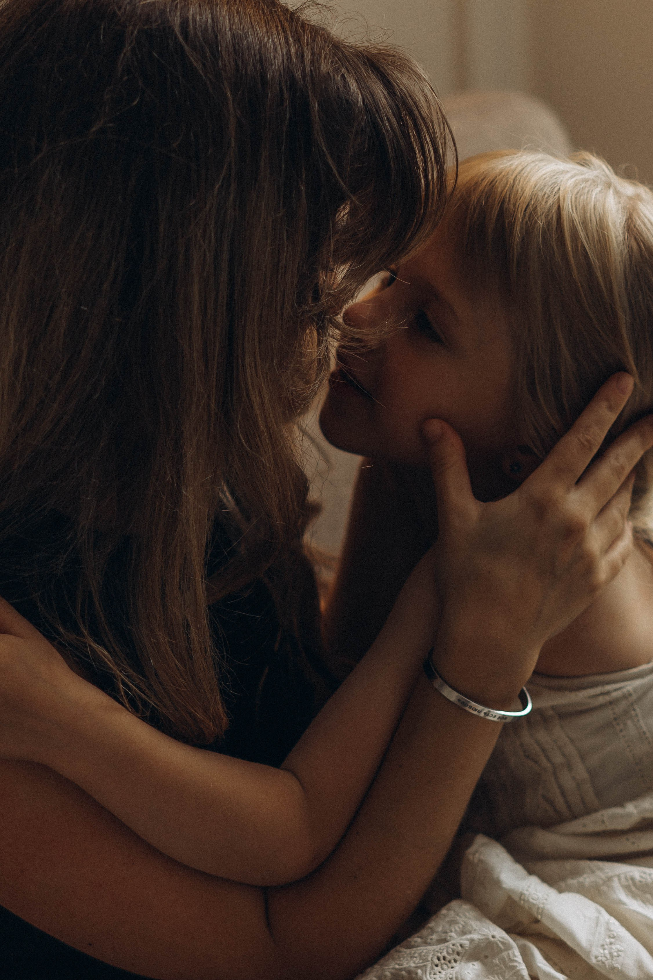 Фотосессия домашняя мама и дочка. Фотограф Екатеринбург Кокшарова Александра