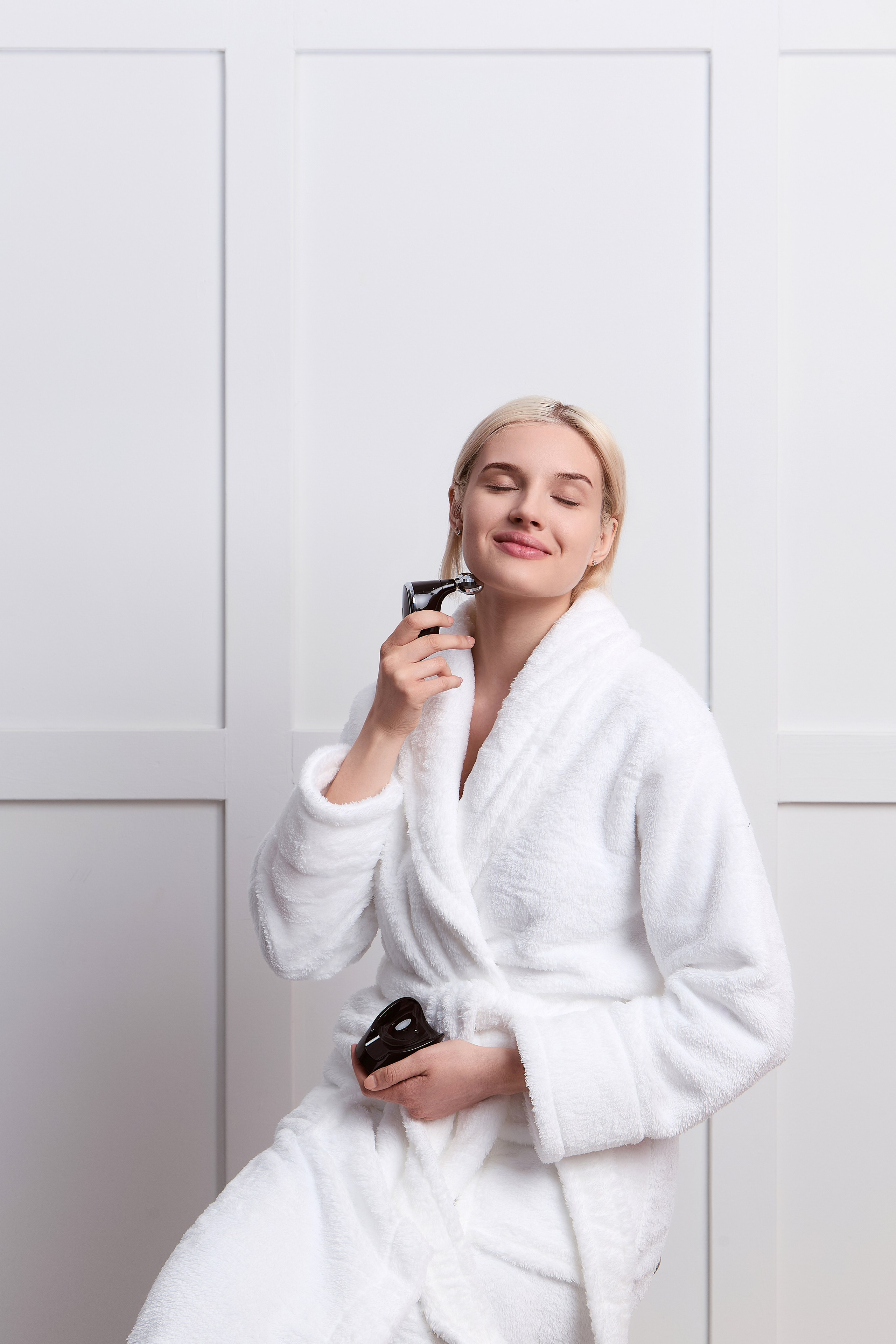 Съемка массажера для лица. Фотограф Руслан Потапов в Краснодаре