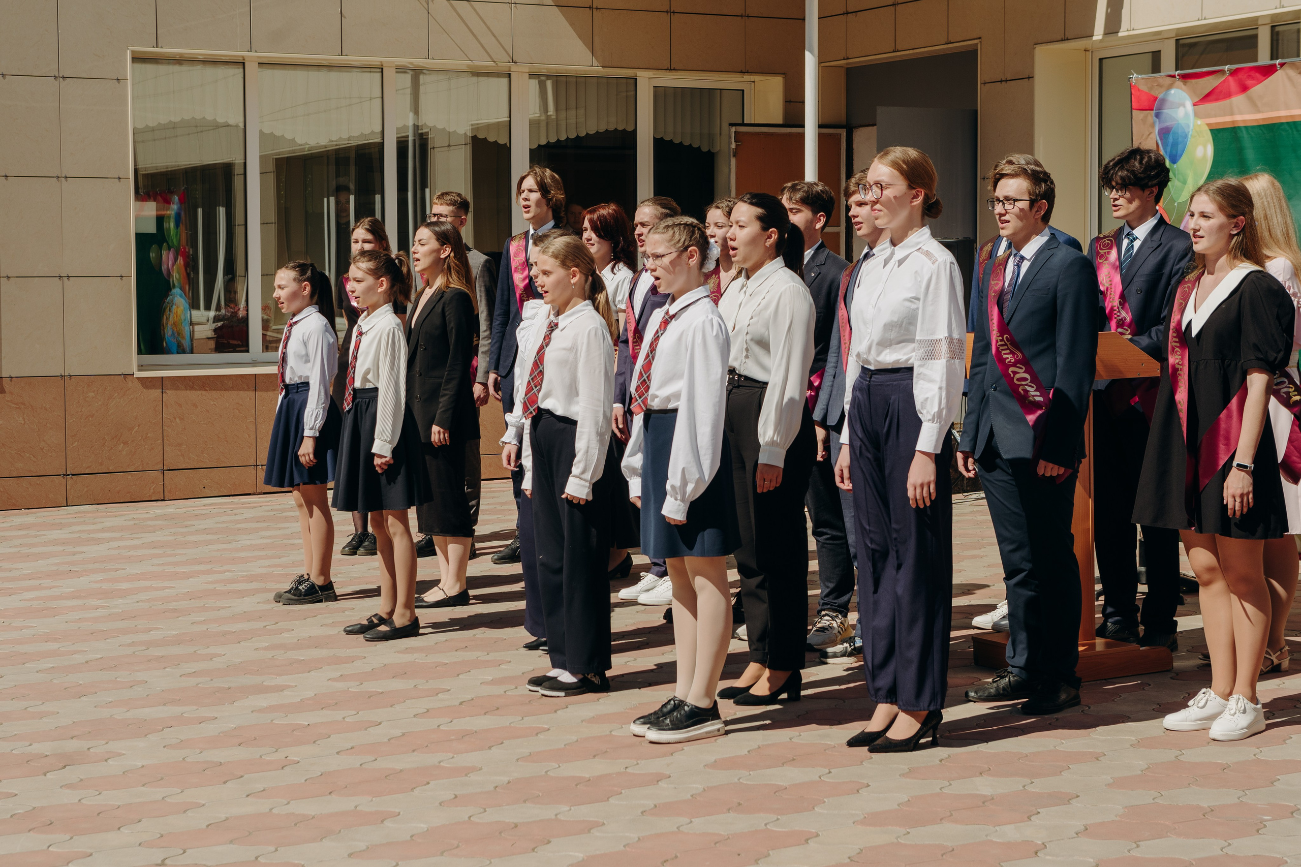 Последний звонок 2024. Фотограф Софа Самара