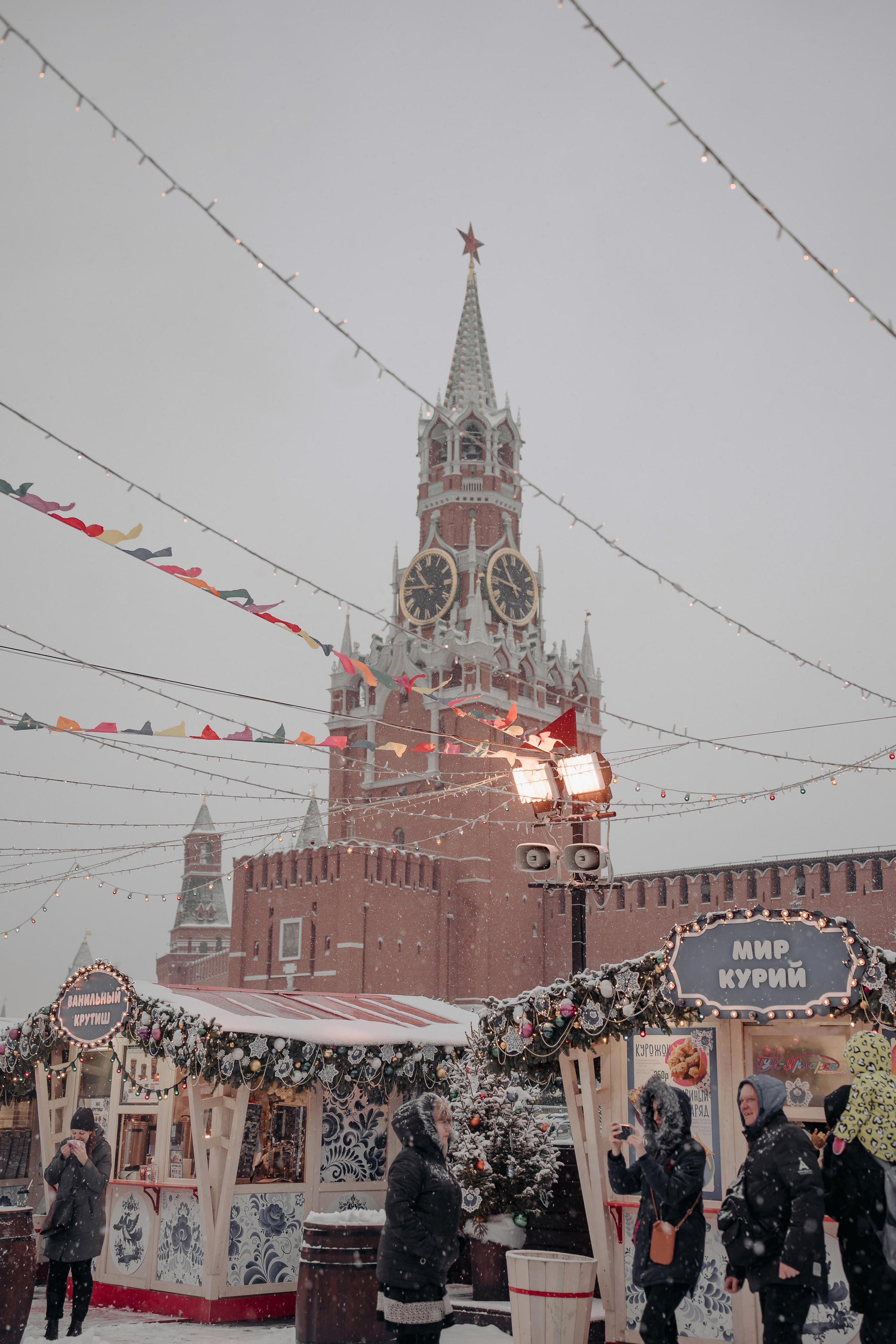 Новогодняя фотосессия на Красной площади для Мигеля и Марины