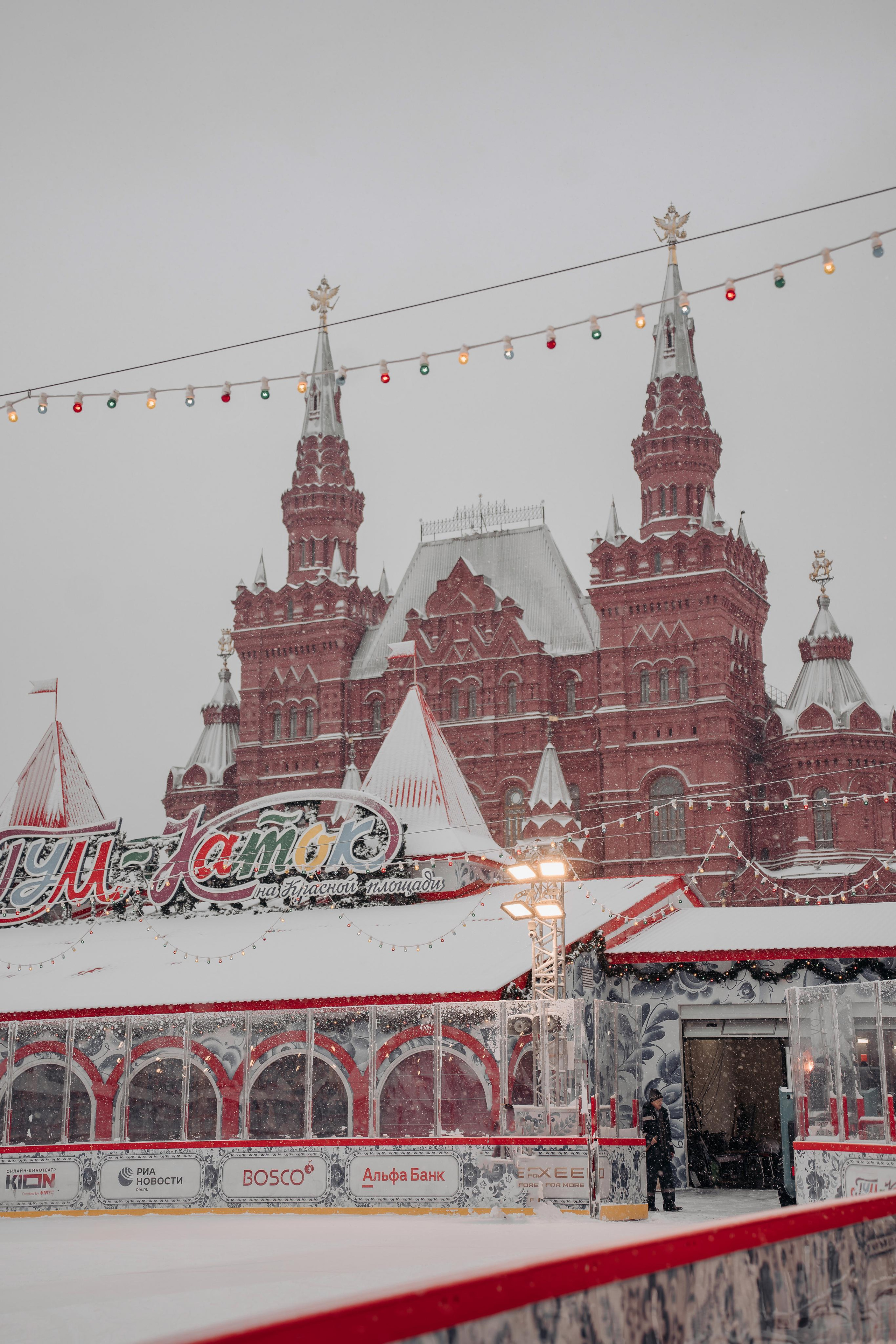 Новогодняя фотосессия на Красной площади для Мигеля и Марины