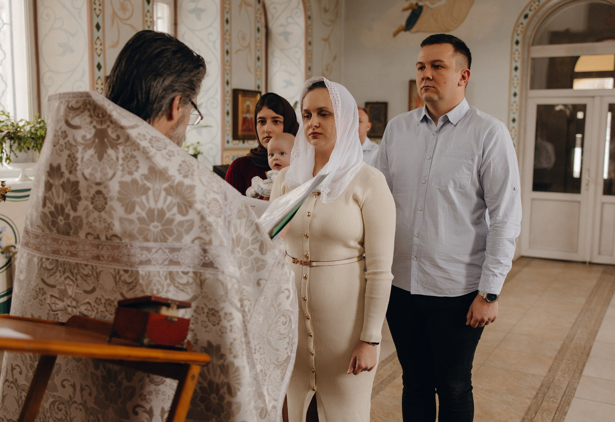 Съемка крещения в церкви св. апостолов Петра и Павла. Семейный и свадебный фотограф Воронеж Елизавета Федорова
