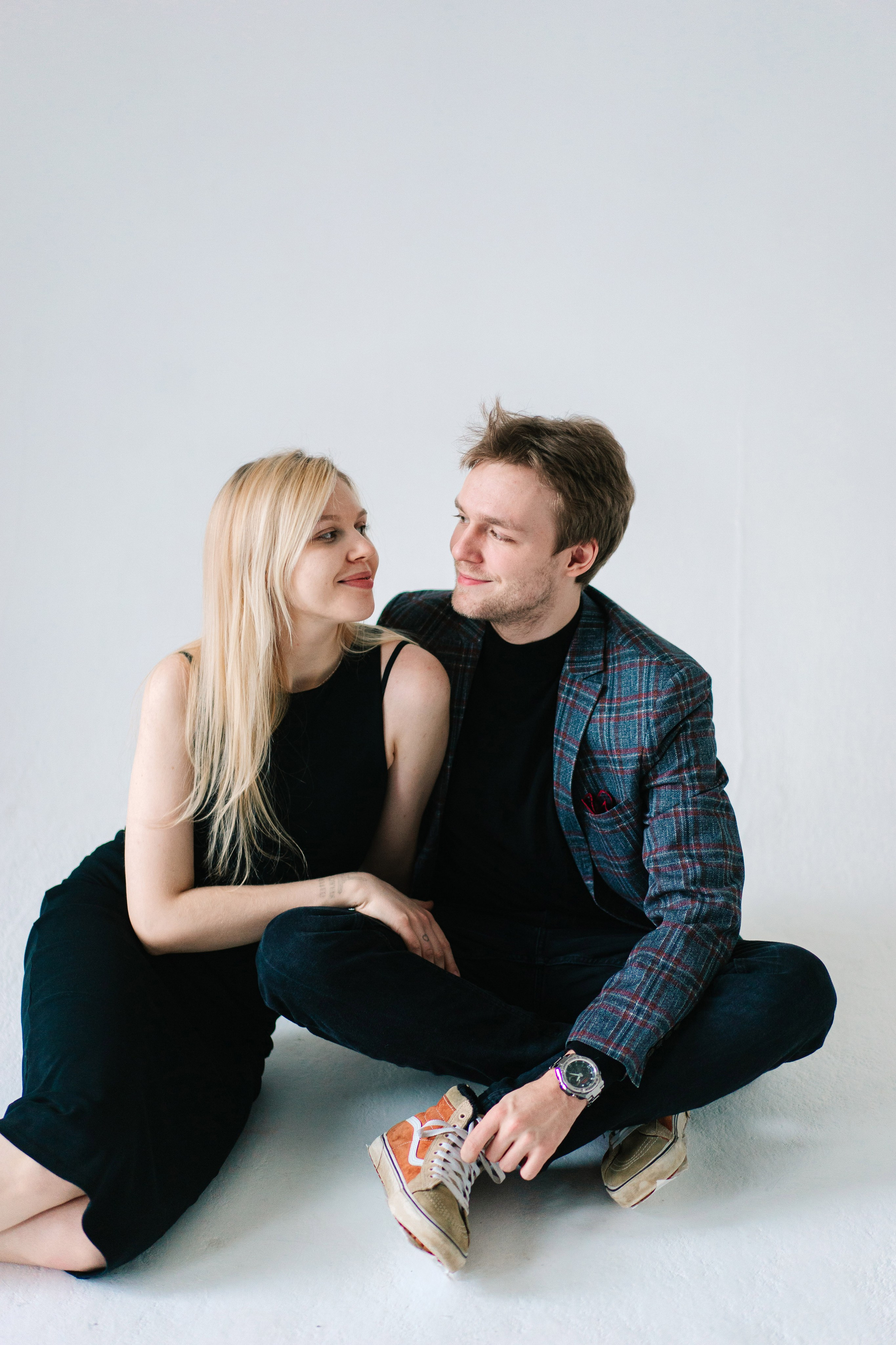 Фотосессия для двоих в студии, лавстори в Москве. Портреты студия Москва. Модельные тесты. Lovestory студия в Москве. Женсий фотограф