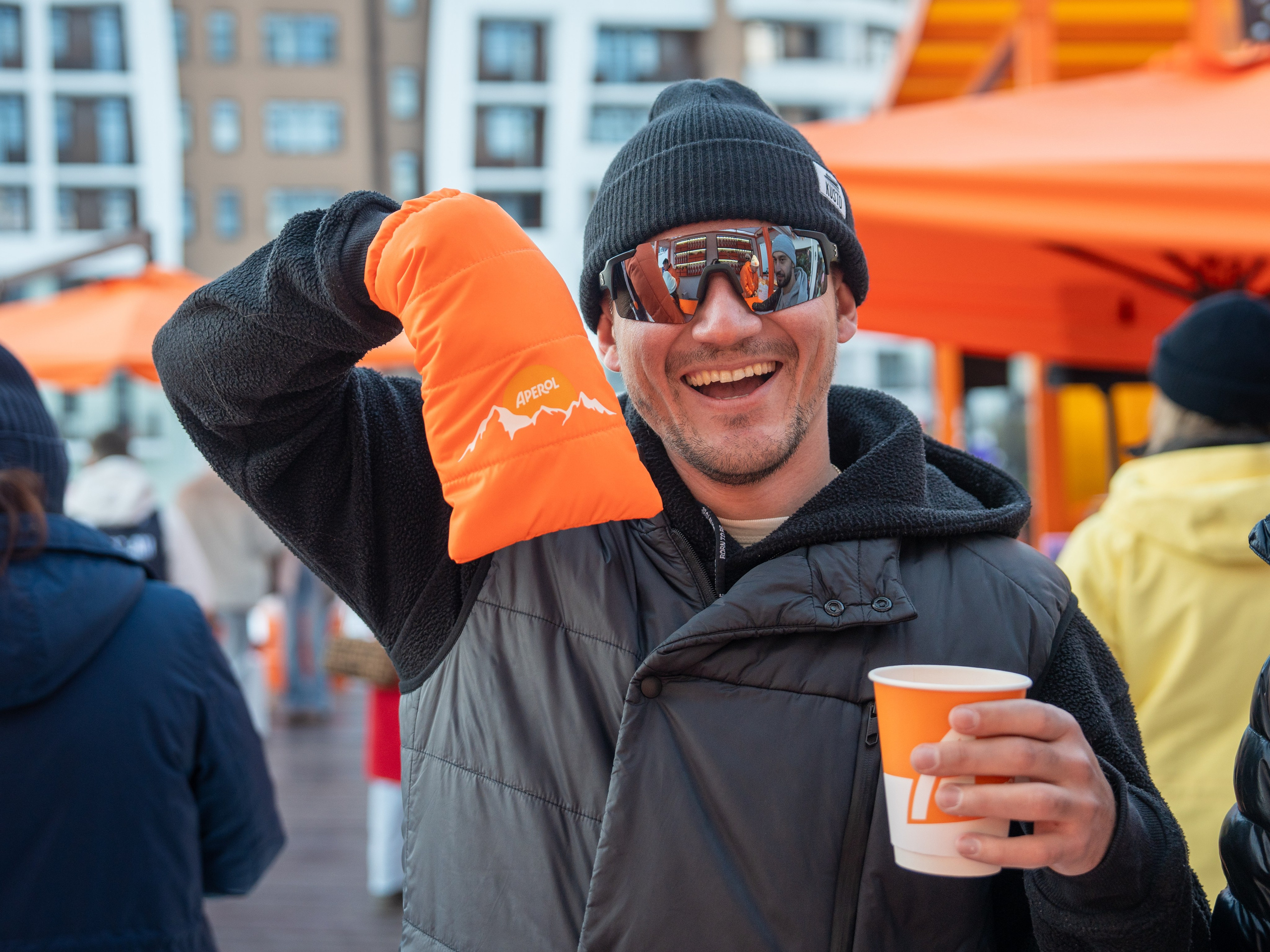 Фотоотчет партнерской интеграции Aperol Spritz на Роза Фест 2025. Репортажный фотограф в Красной Поляне и Сочи Павлюченко Екатерина
