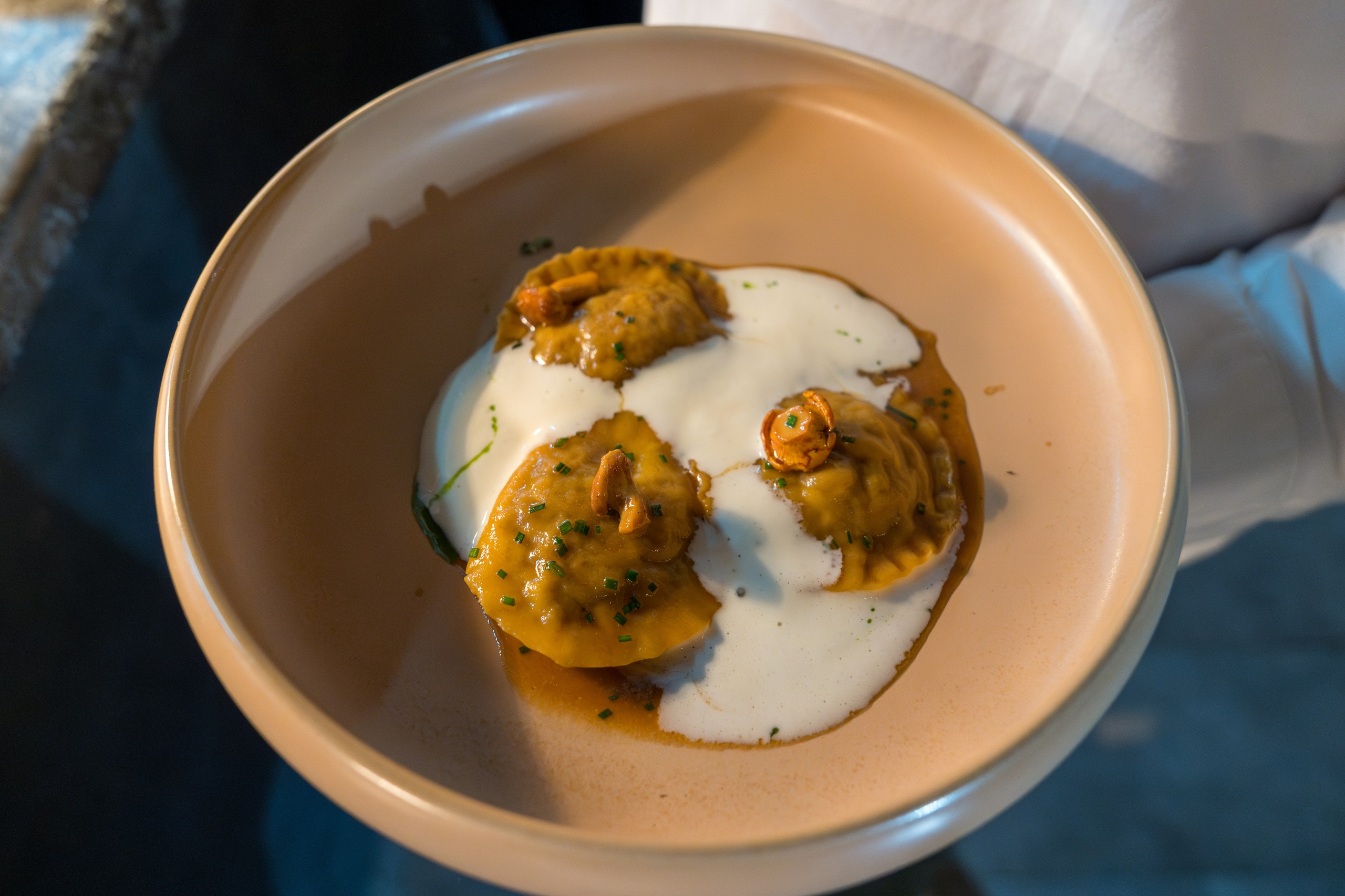 Гастрономический ужин «Лесная Италия» с Мирко Дзаго в ресторане RiverSide. Репортажный фотограф в Красной Поляне и Сочи Павлюченко Екатерина