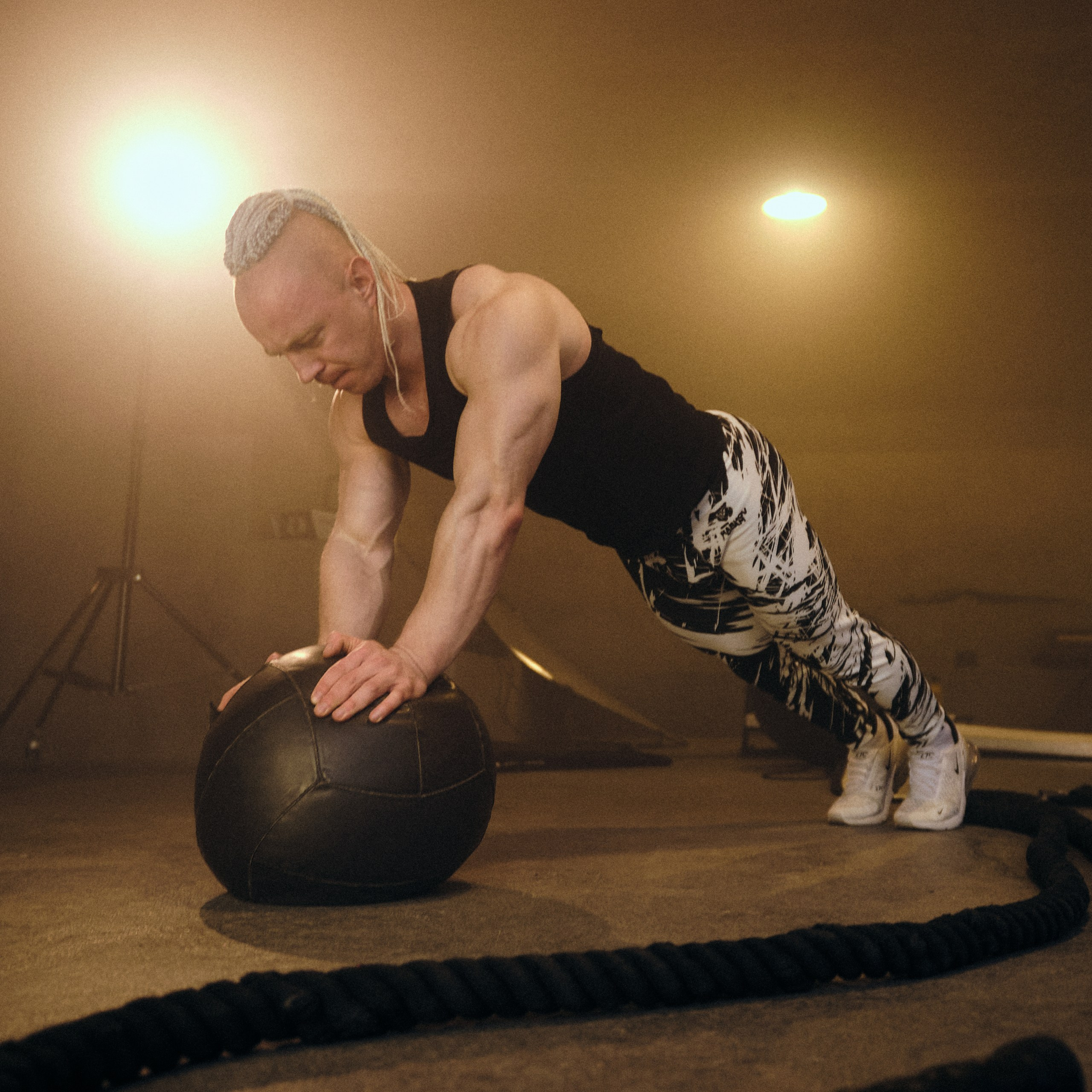 Фотосъемка для фитнес тренера ddx Fitness. Профессиональный фотограф в Москве — Максим Дьяконов