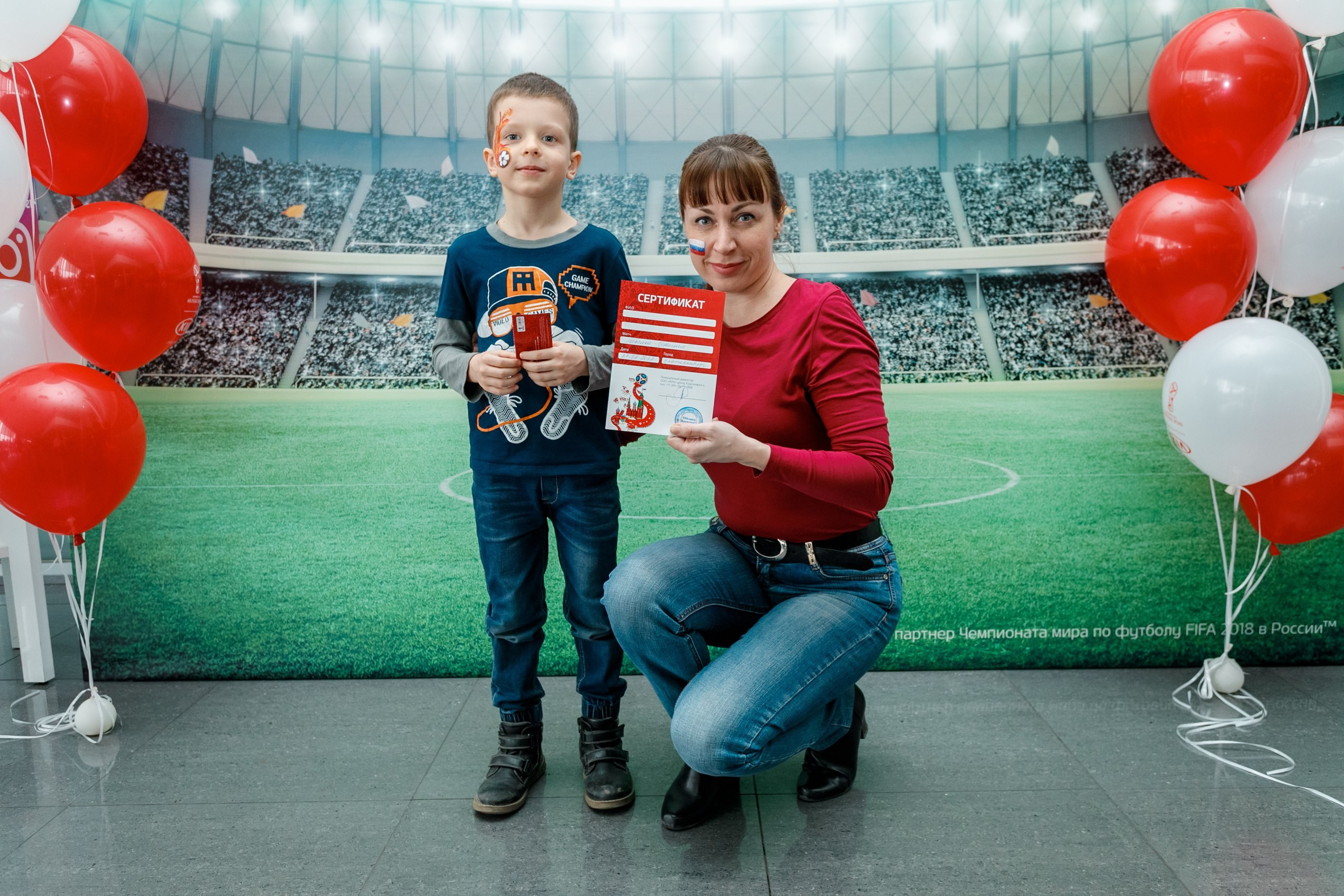 Розыгрыш билетов на ЧМ по футболу FIFA @ Киа Центр. Репортажный фотограф Максим Полянский. Москва, Санкт-Петербург, Красноярск