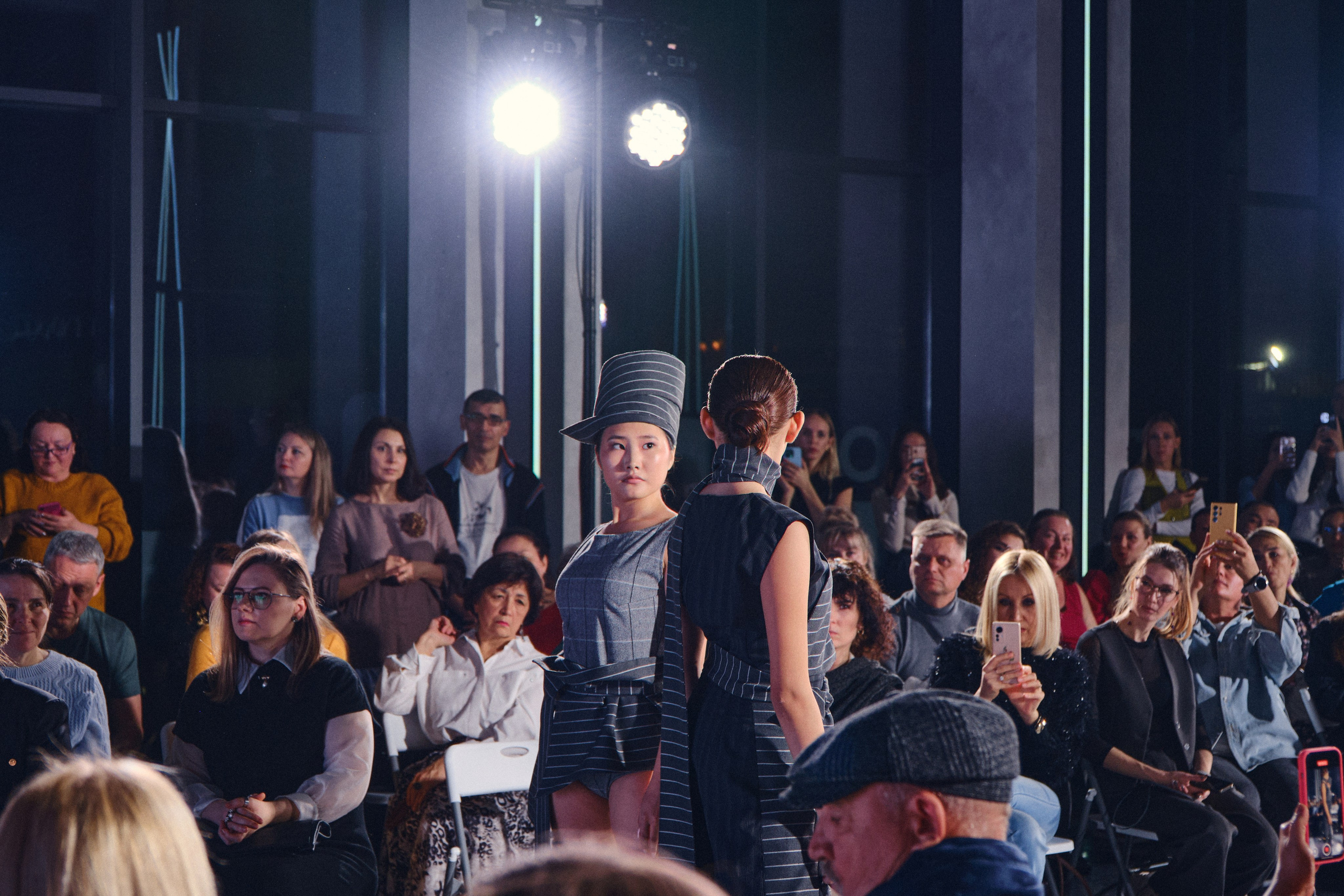 Fashion-show. Фэшн фотограф Арина Эльюс в Новосибирске