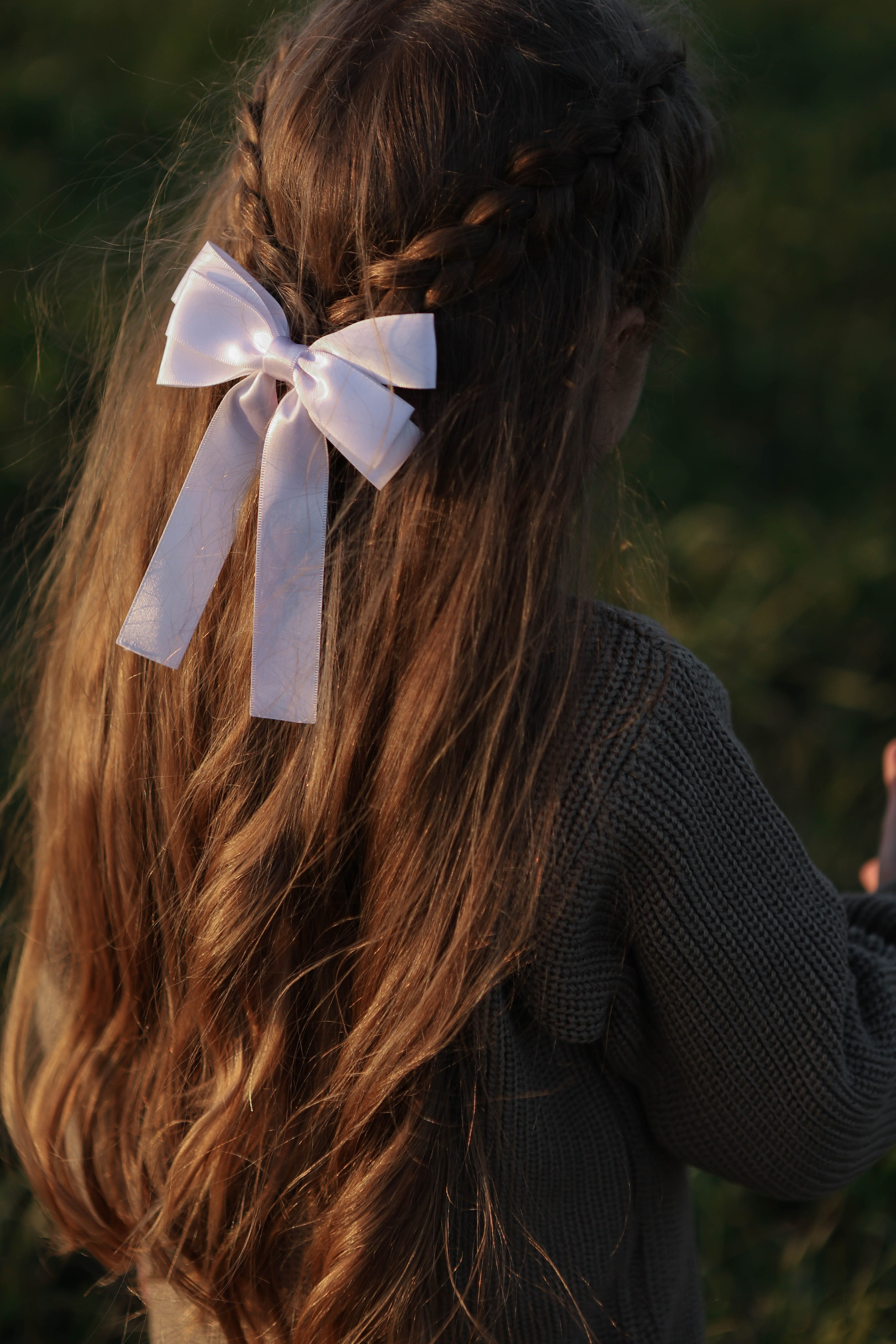 Три сестры в поле. Фотограф Белово Полина