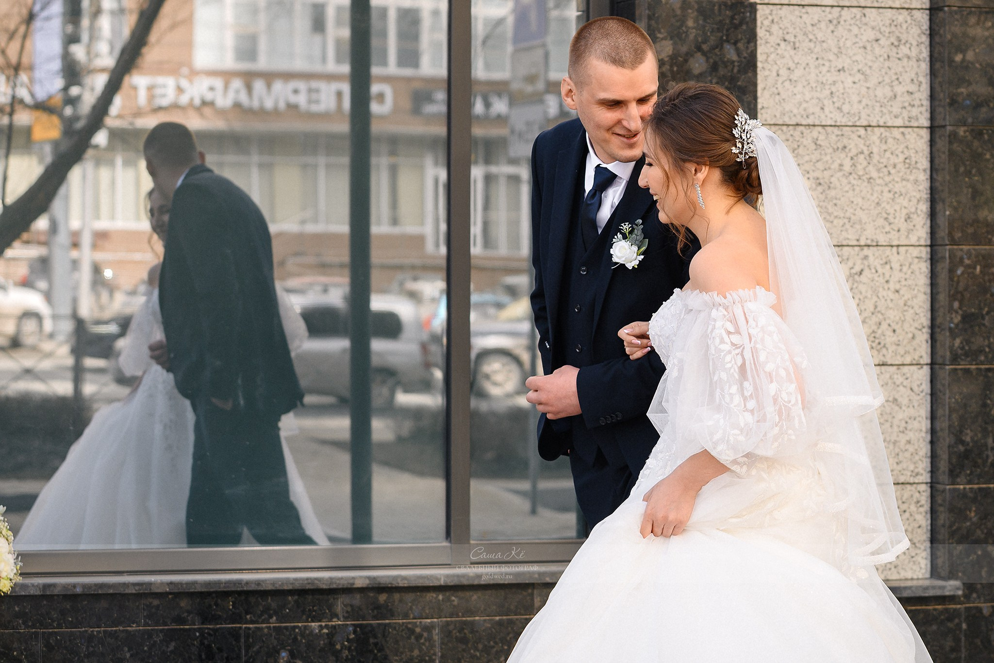 Свадебная фотосессия С&А на Садовой, 19. Свадебный, семейный и event фотограф в Новосибирске и Новосибирской области Саша Кё