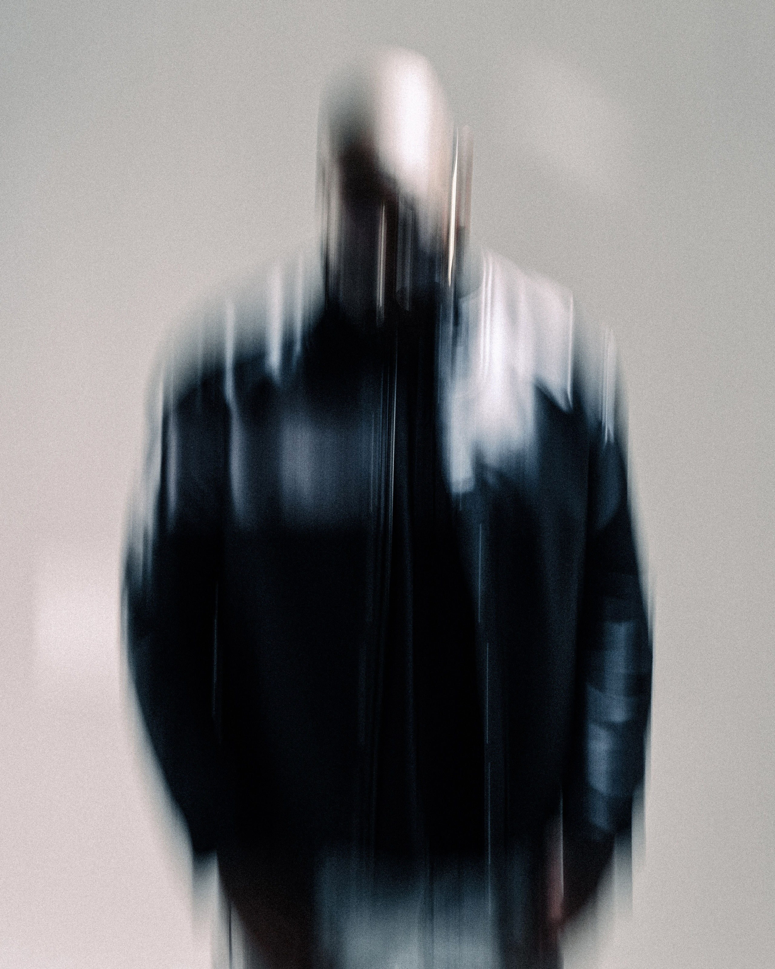 Мужской портрет в стиле фешн, спортивное телосложение