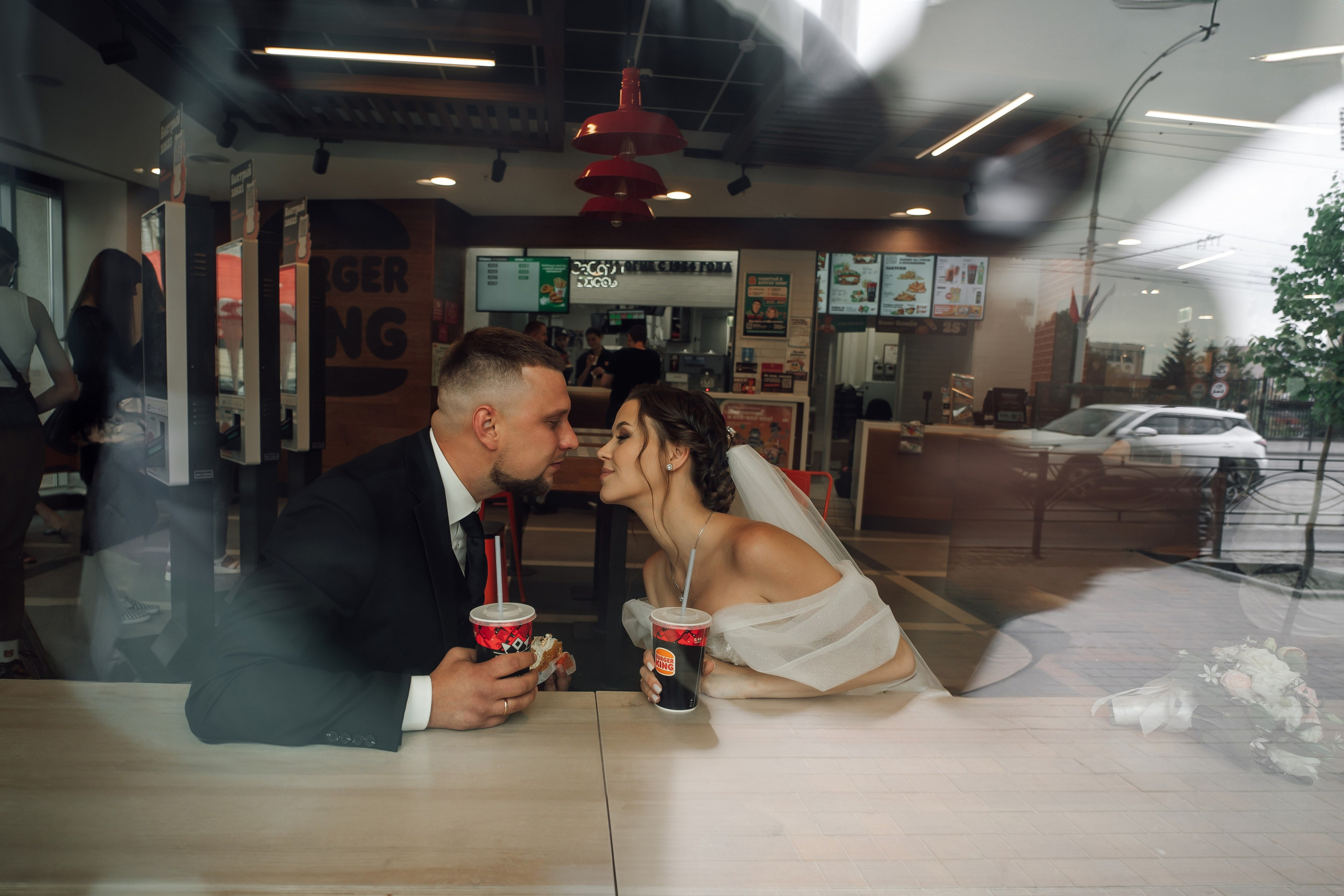 Свадебный день Яны и Максима, прогулка в лесу, Картинная галерея в Тамбове. Свадебный фотограф в Тамбове Павел Четвертков