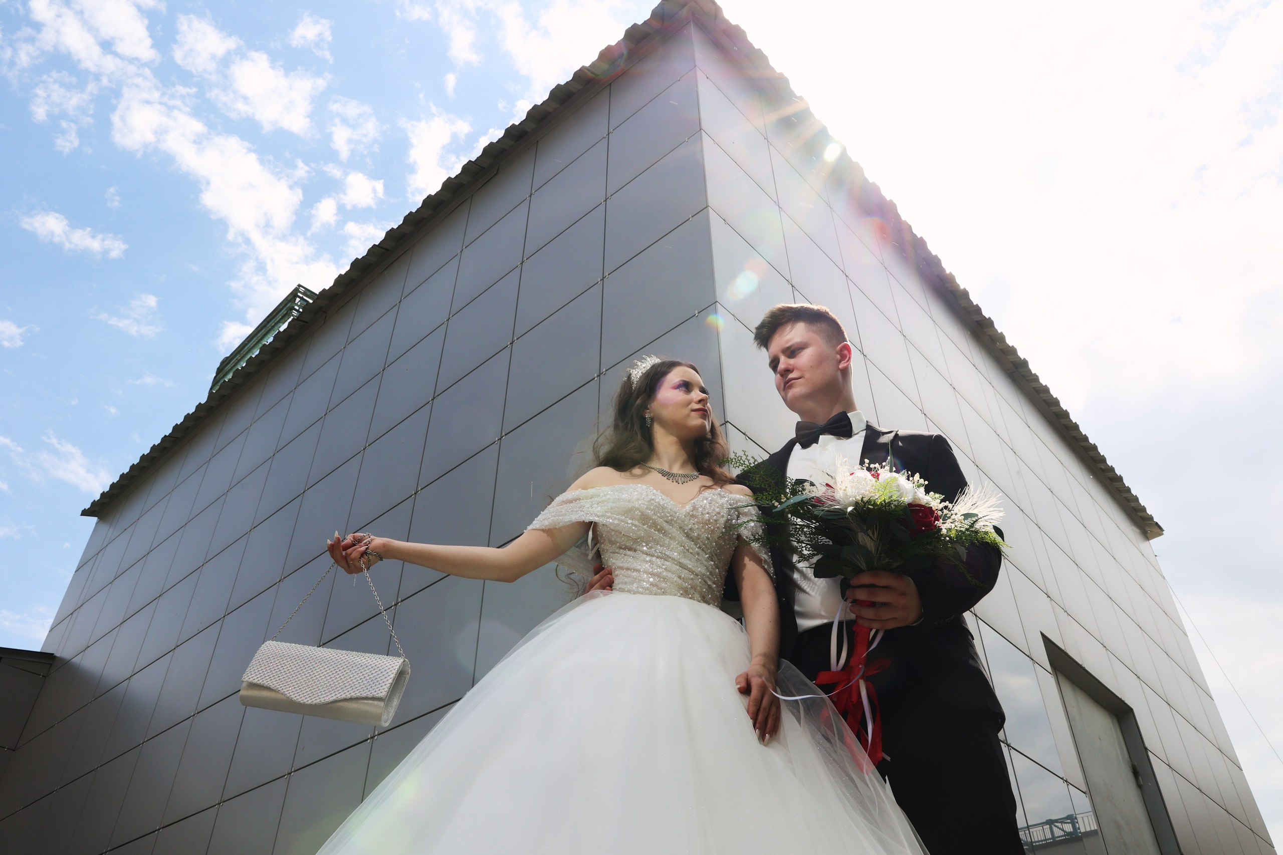 интересный кадр жениха и невесты