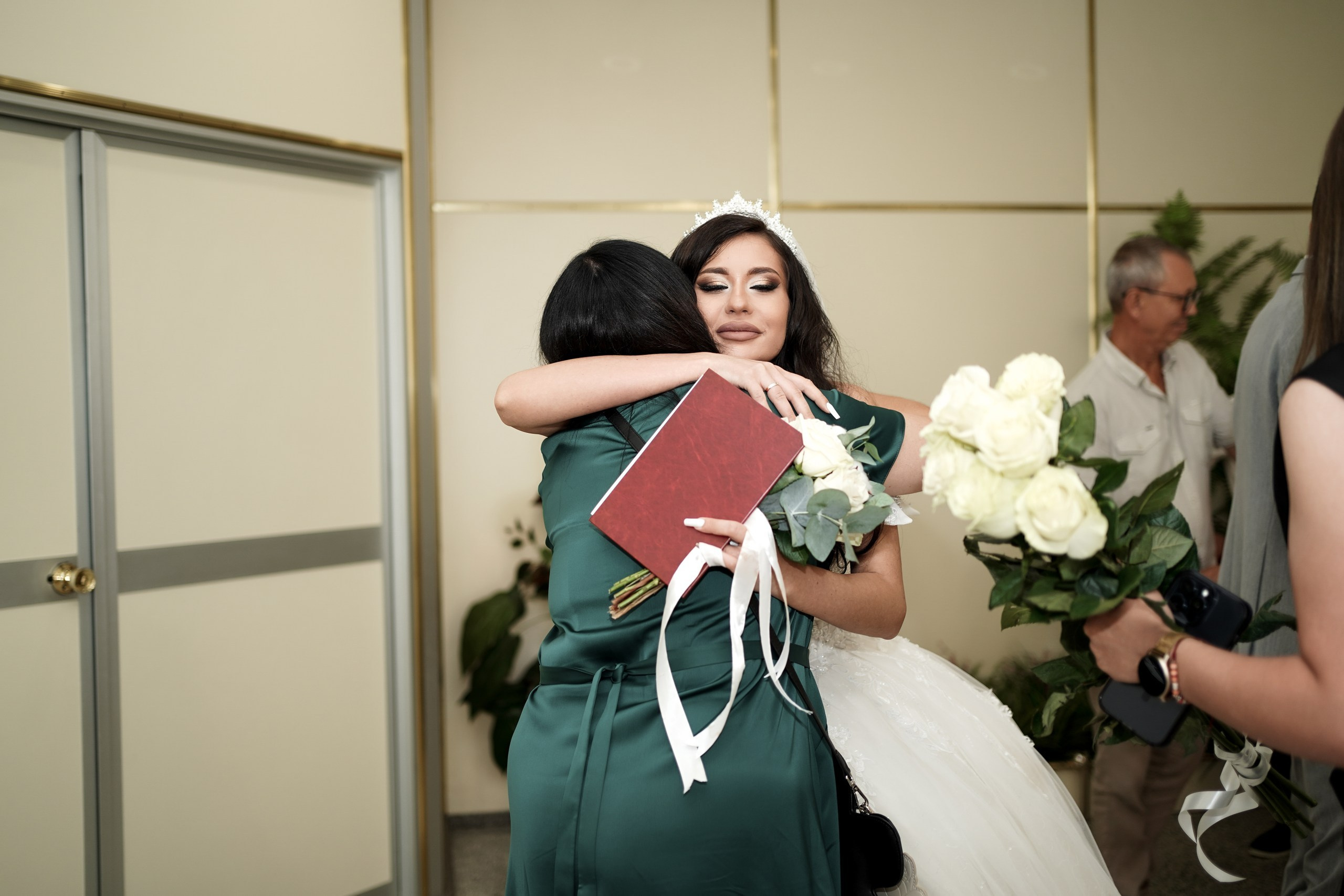 Фотосессия в ЗАГСе Ленинского района в Ростове-на-Дону. Фотограф Алёна Чёботова. Свадебный фотограф в Ростове-на-Дону. Таинство Крещения и Венчания, семейные фотосессии. Алёна Чёботова