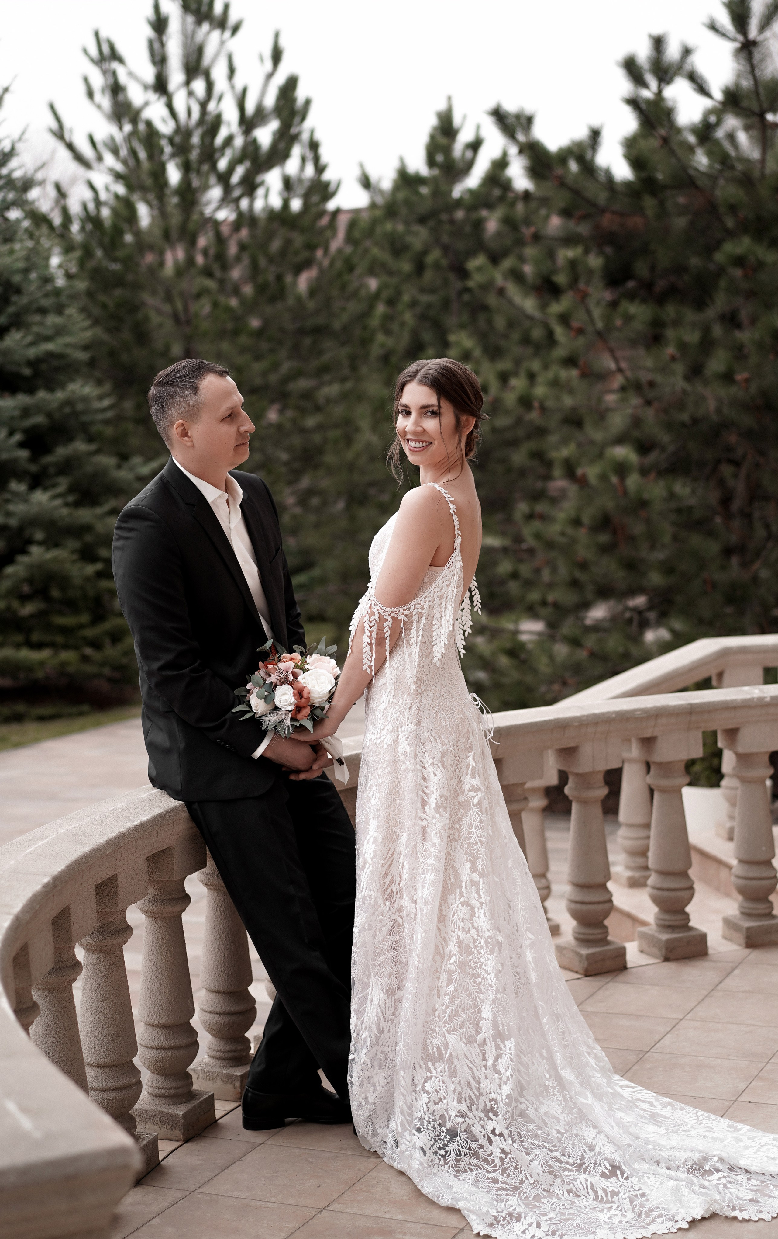 Свадебная фотосессия в Графском парке. Ростов-на-Дону. Свадебный фотограф в Ростове-на-Дону. Таинство Крещения и Венчания, семейные фотосессии. Алёна Чёботова