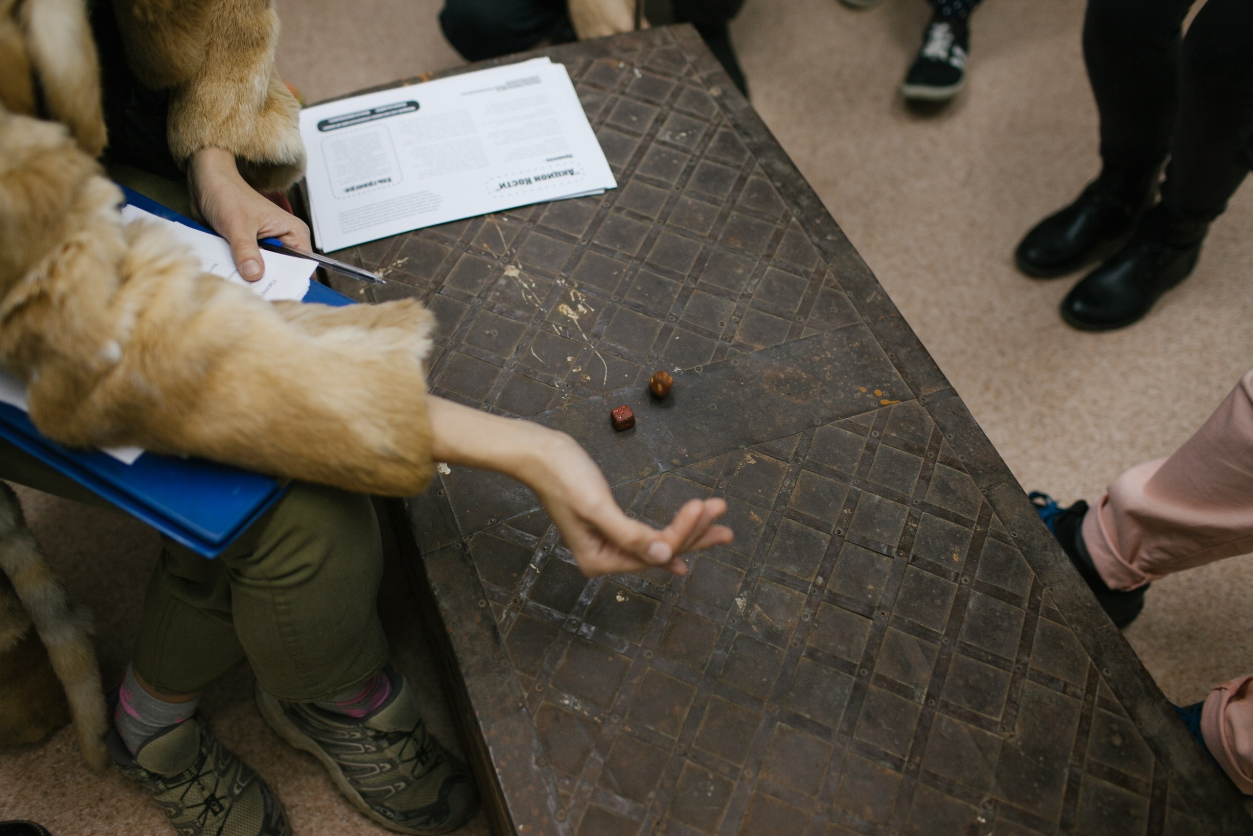 Акцион Кости. Акцион Кости - это игра на произведения искусства