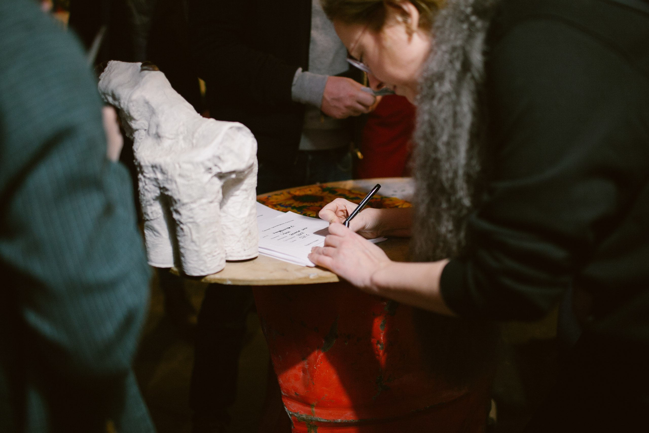 Акцион Кости. Акцион Кости - это игра на произведения искусства