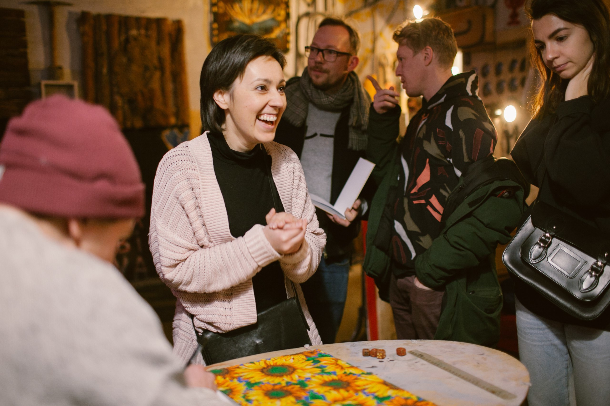 Акцион Кости. Акцион Кости - это игра на произведения искусства